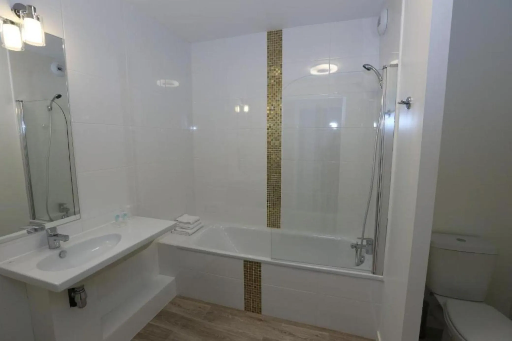 Bathroom in Les Criquets Hôtel & Spa