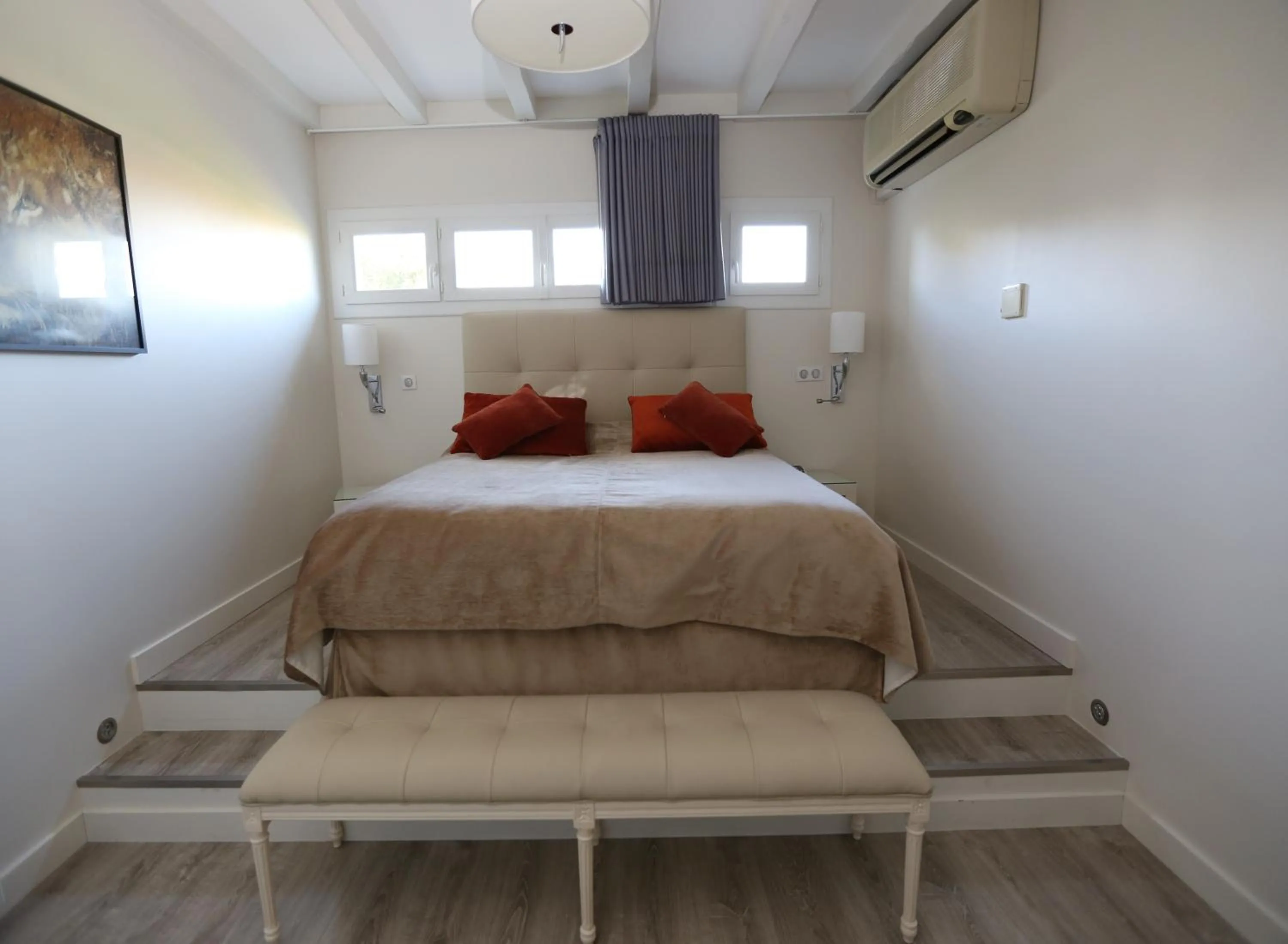 Bed in Les Criquets Hôtel & Spa