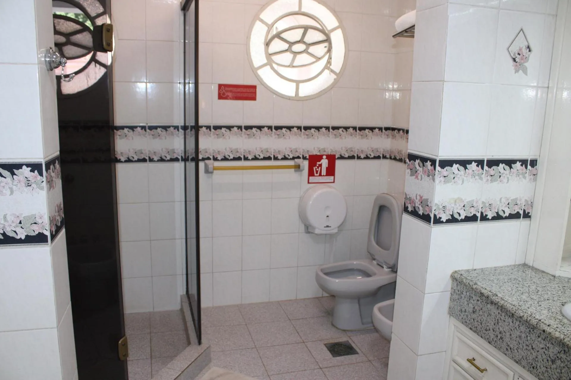 bidet in Aparthotel Maison Suisse