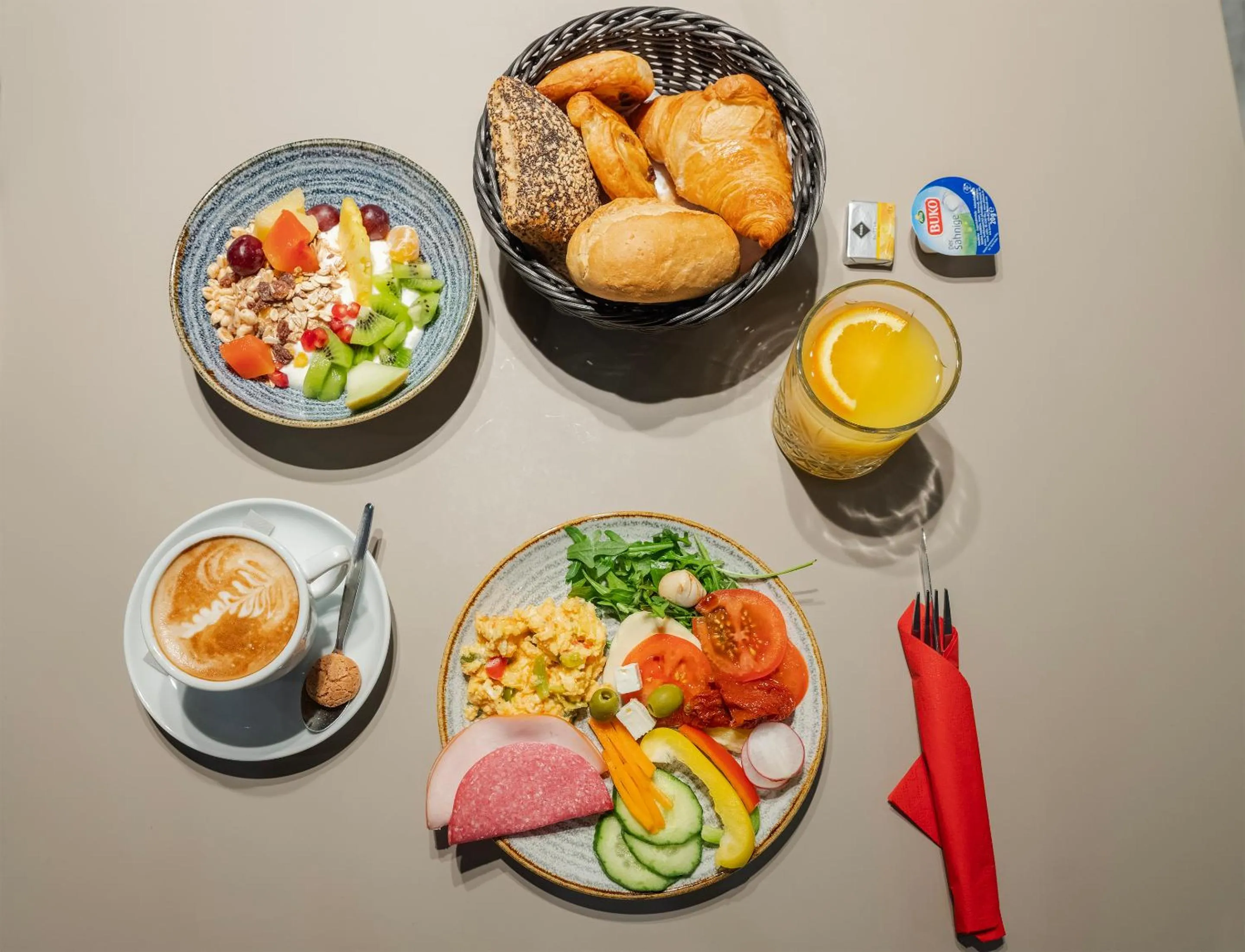 Breakfast in Numa Hamburg Fore