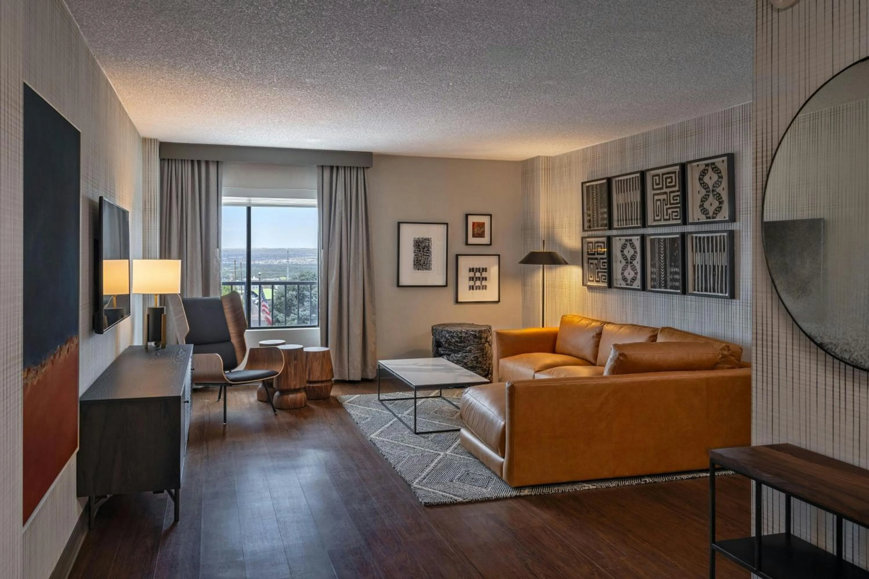 Living room in Sheraton Albuquerque Airport Hotel