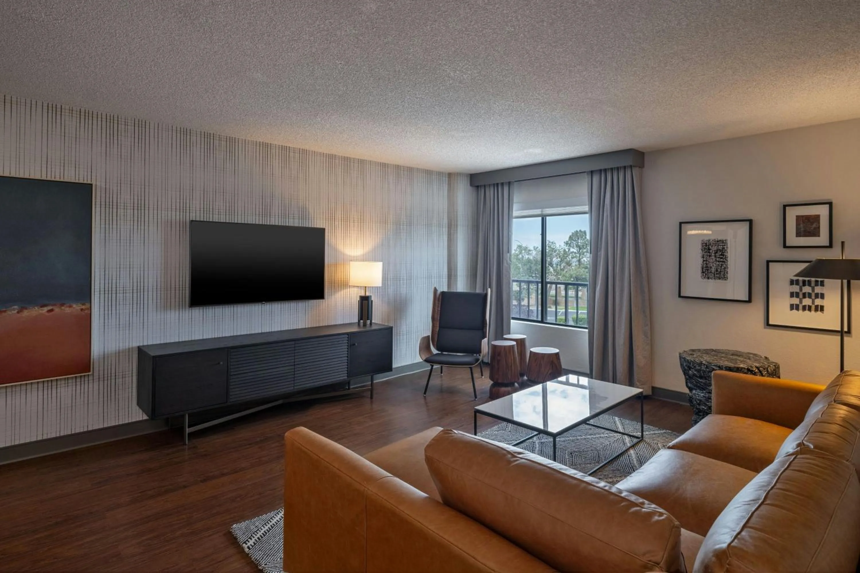 Living room in Sheraton Albuquerque Airport Hotel