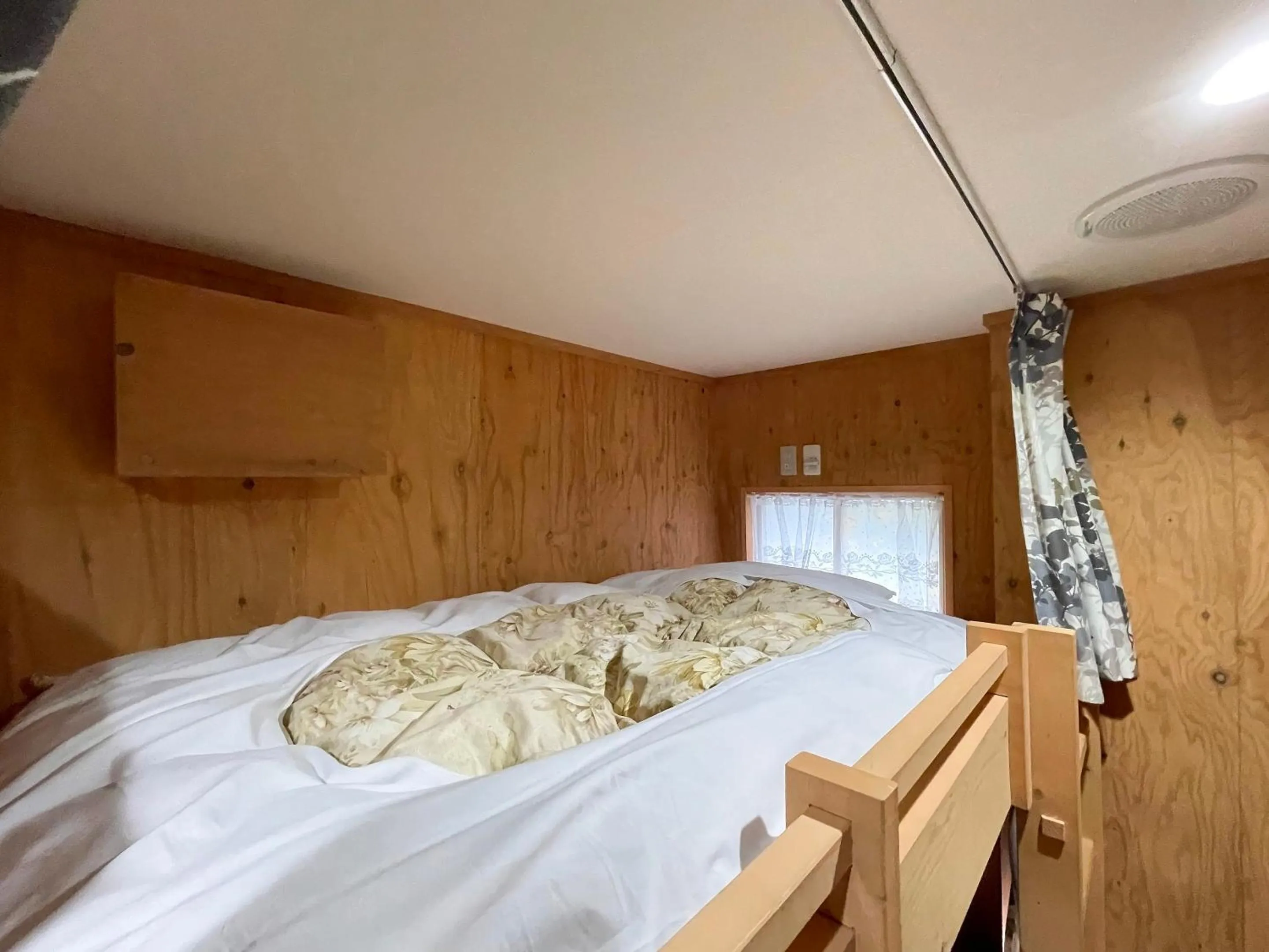 Bedroom, Bed in Guesthouse Otaru Wanokaze