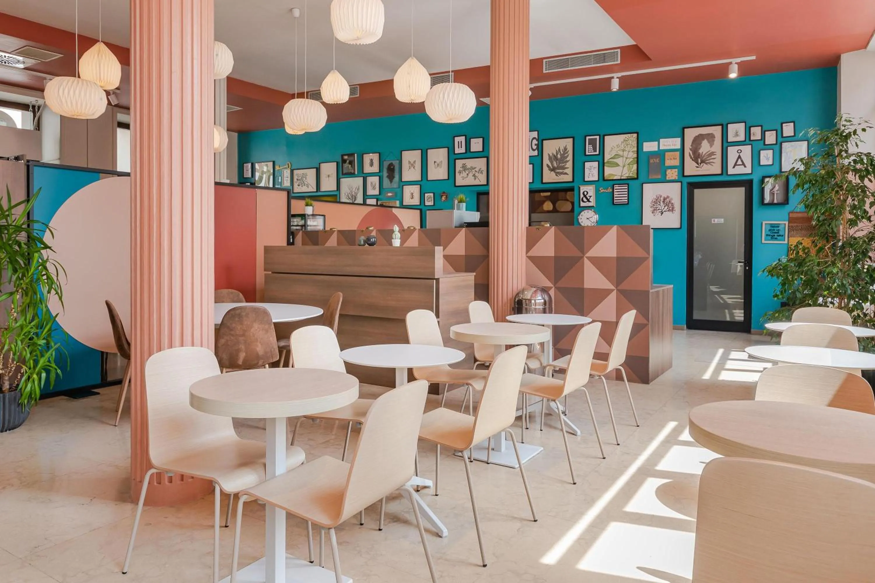 Lobby or reception in B&B Hotel Treviso