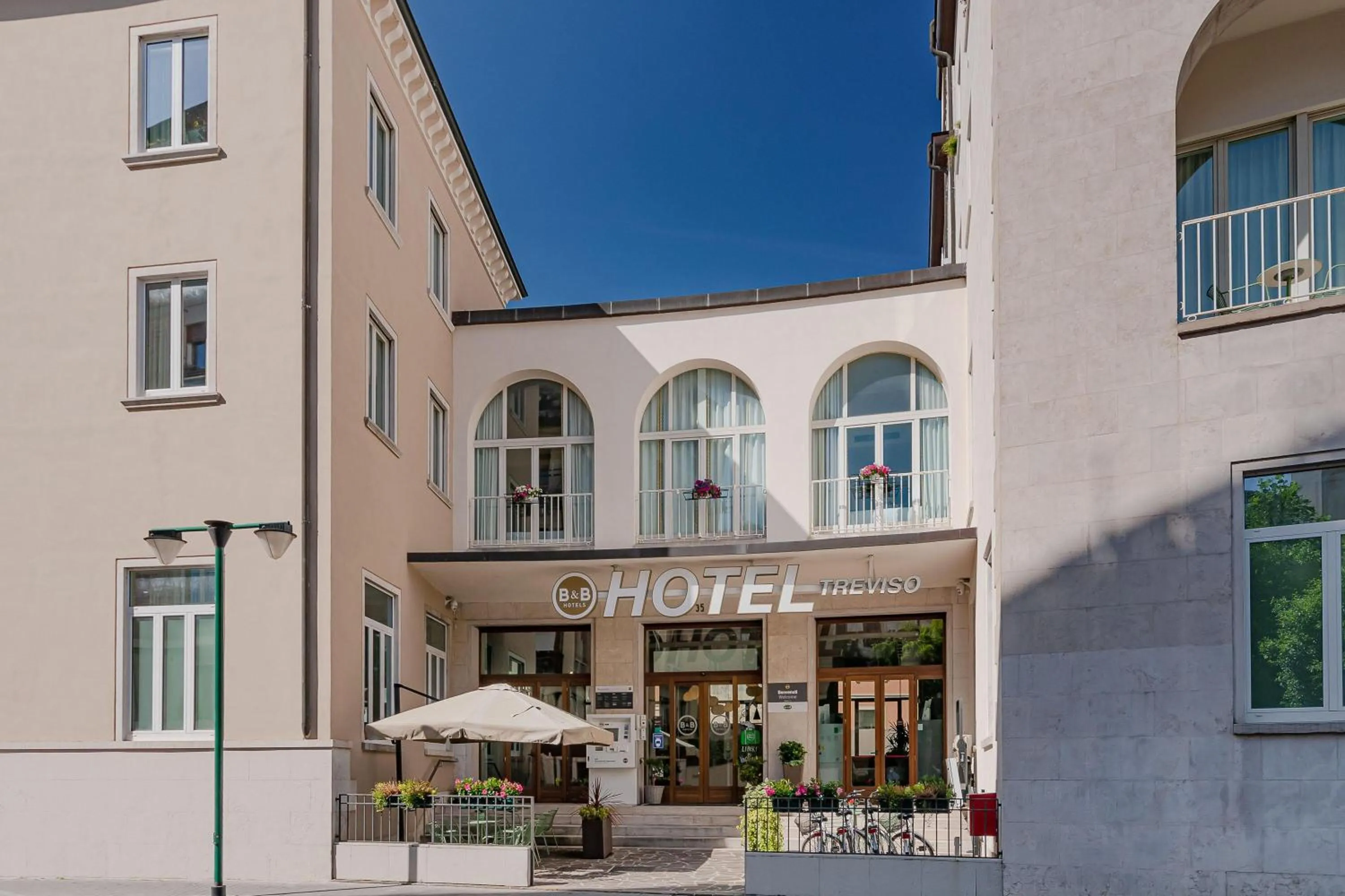 Property building in B&B Hotel Treviso