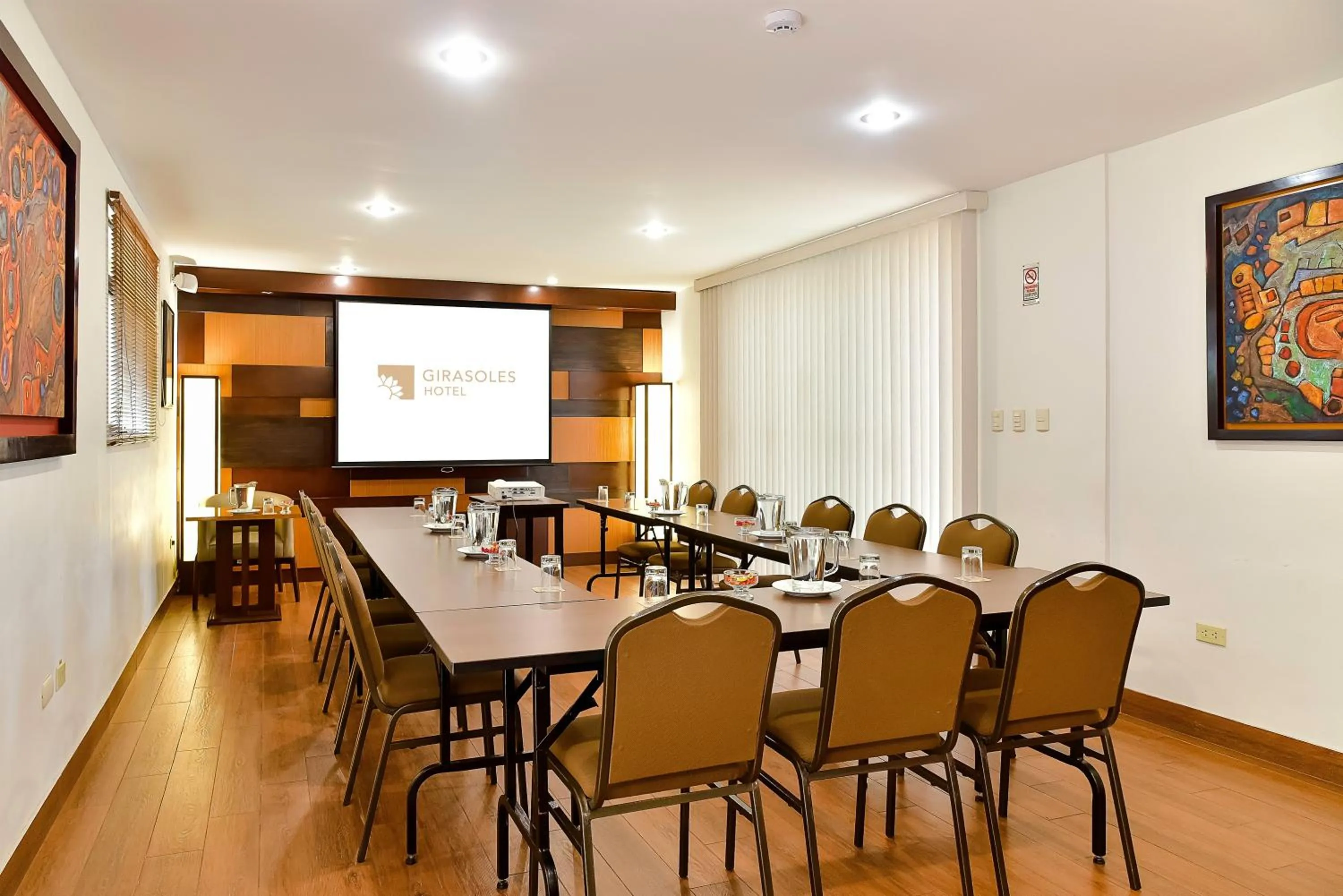 Meeting/conference room in Girasoles Hotel