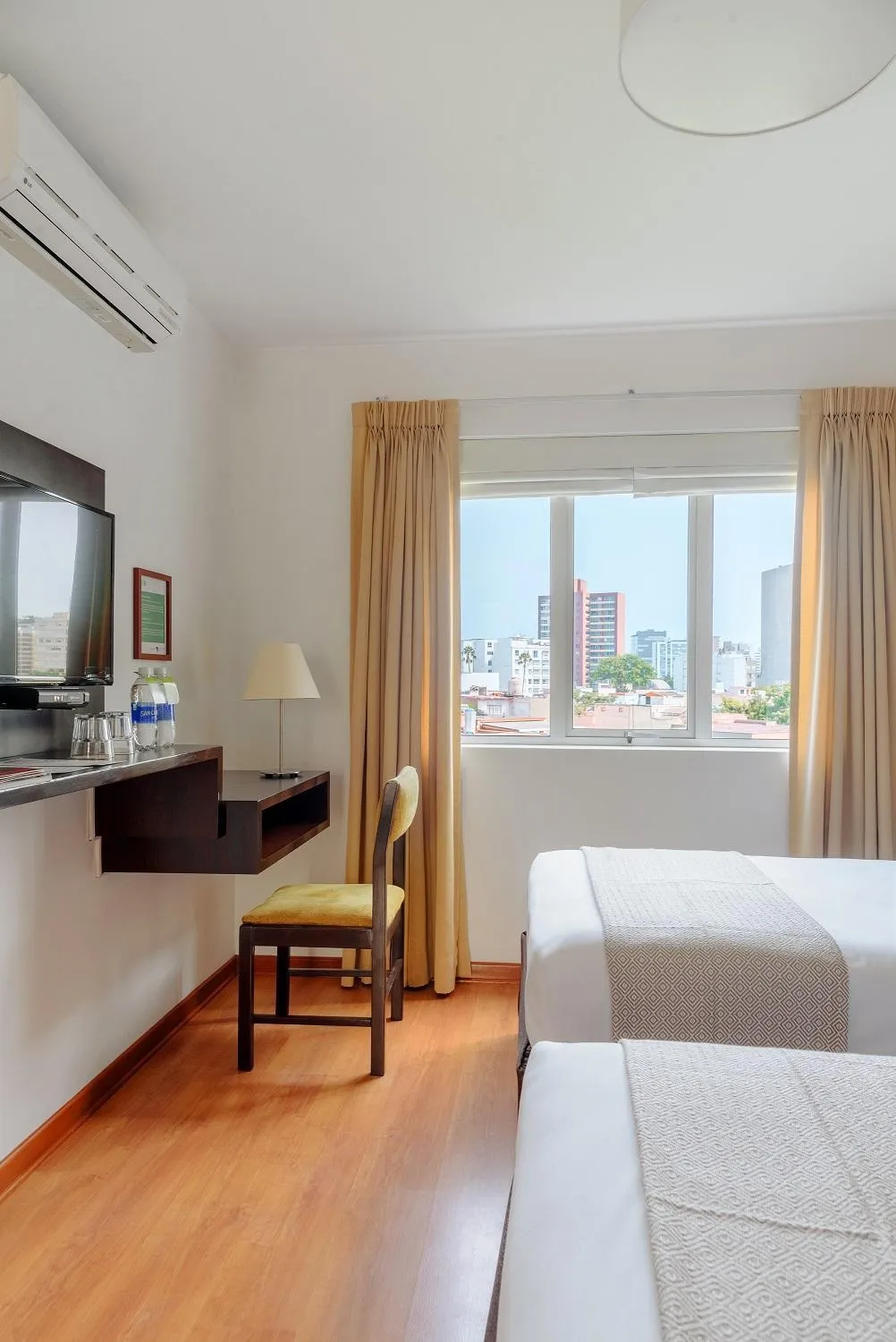 View (from property/room), Bed in Girasoles Hotel