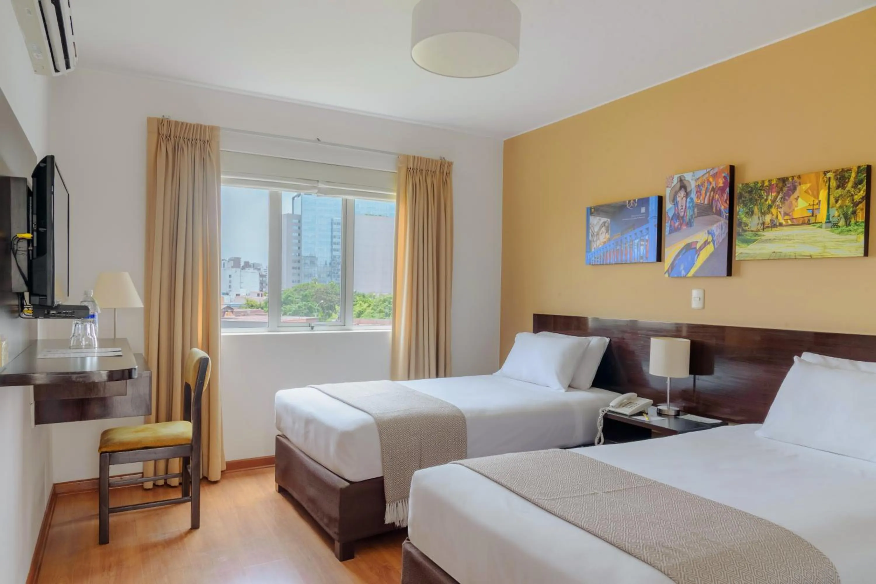 View (from property/room), Bed in Girasoles Hotel