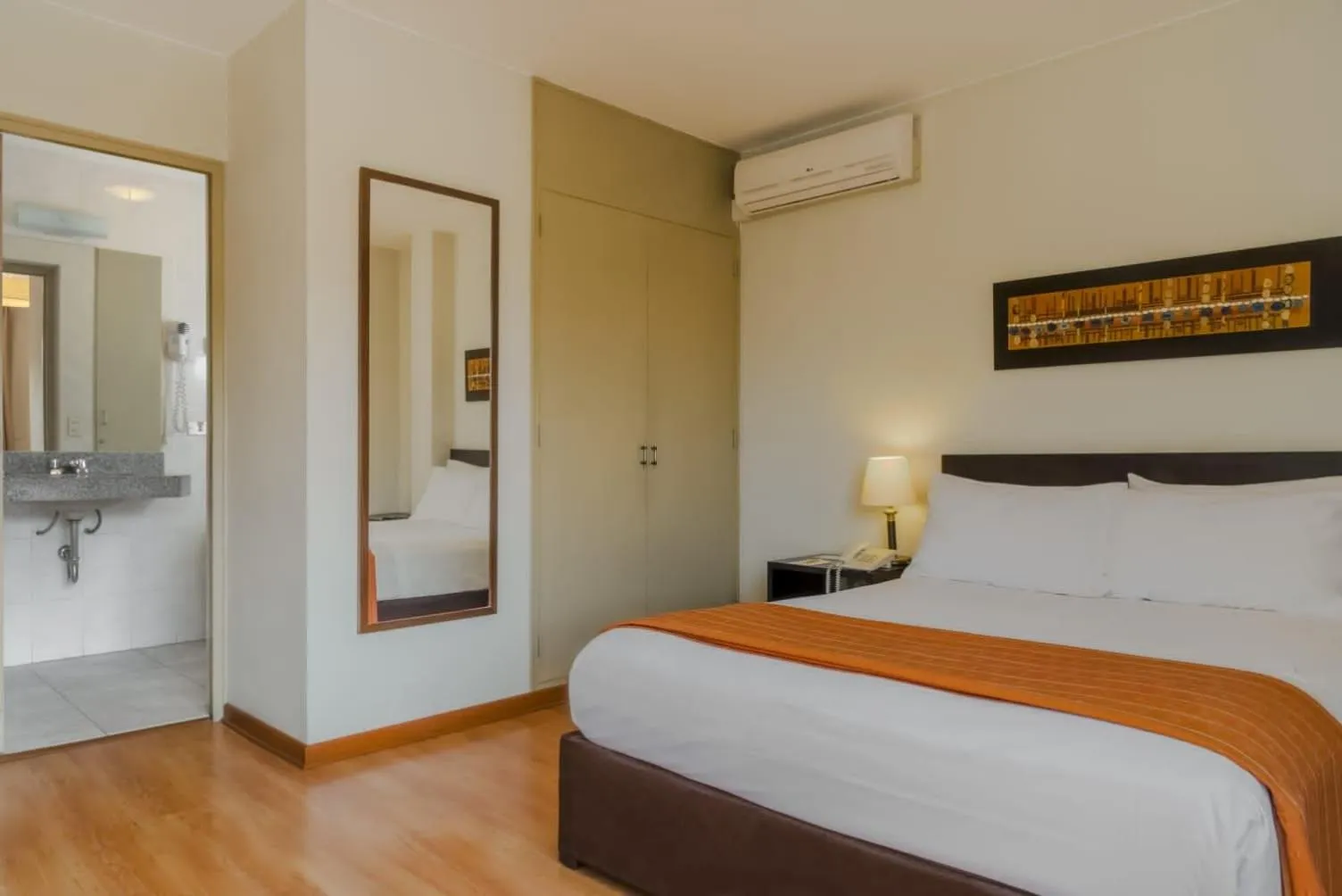 Photo of the whole room, Bed in Girasoles Hotel