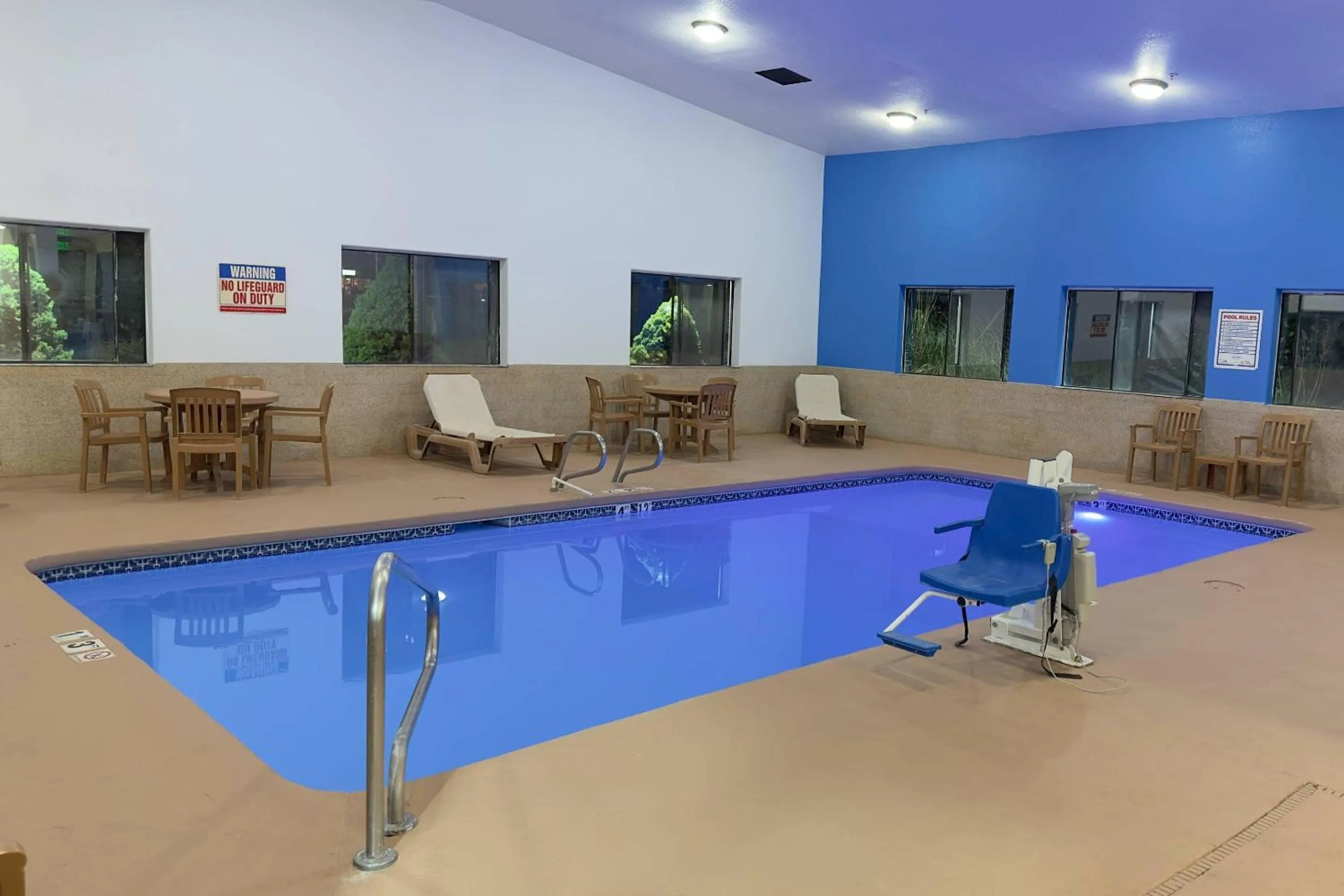 Swimming pool in Comfort Inn Near Gila National Forest