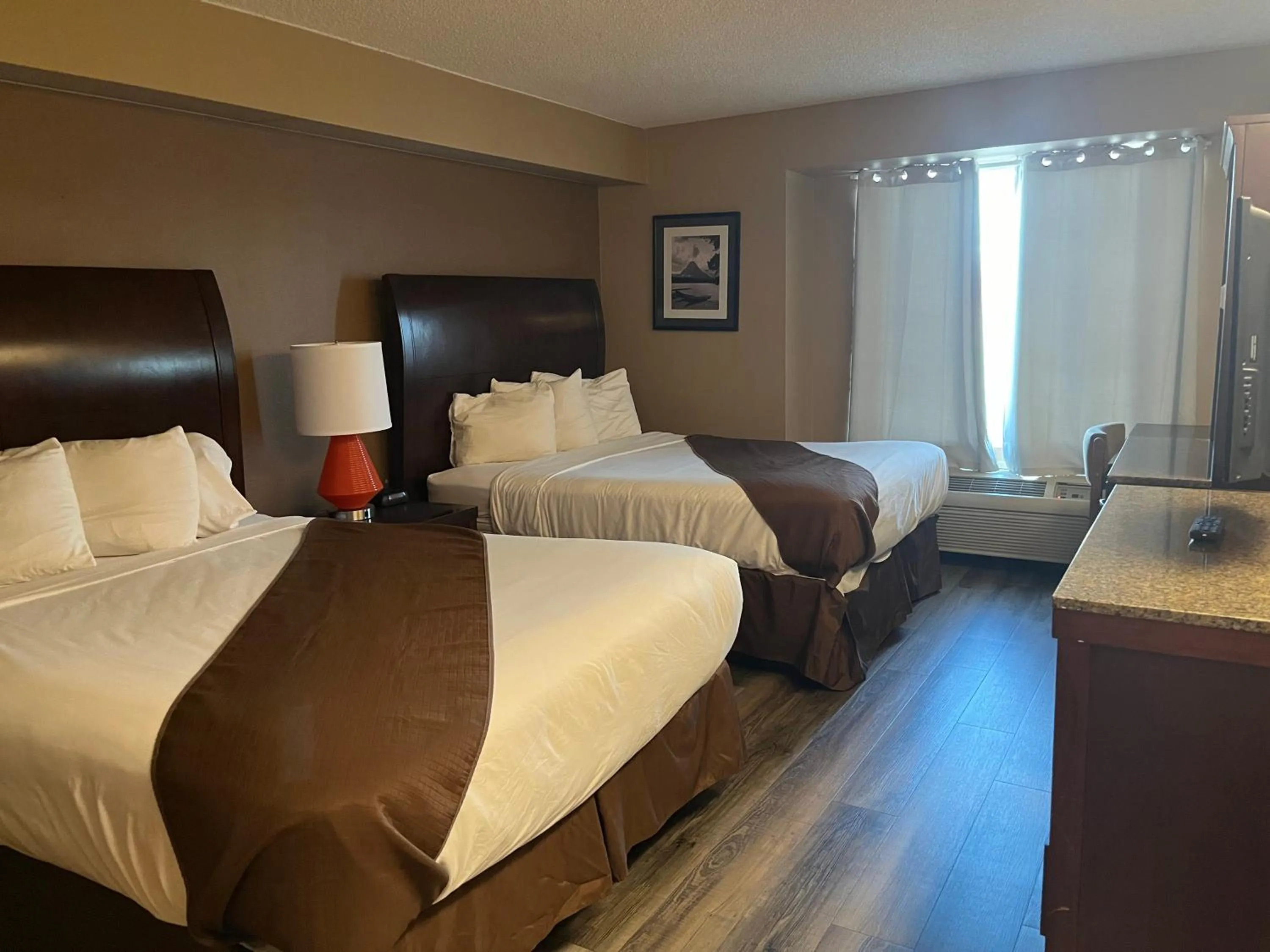 Bed in Americas Best Value Inn Kalispell