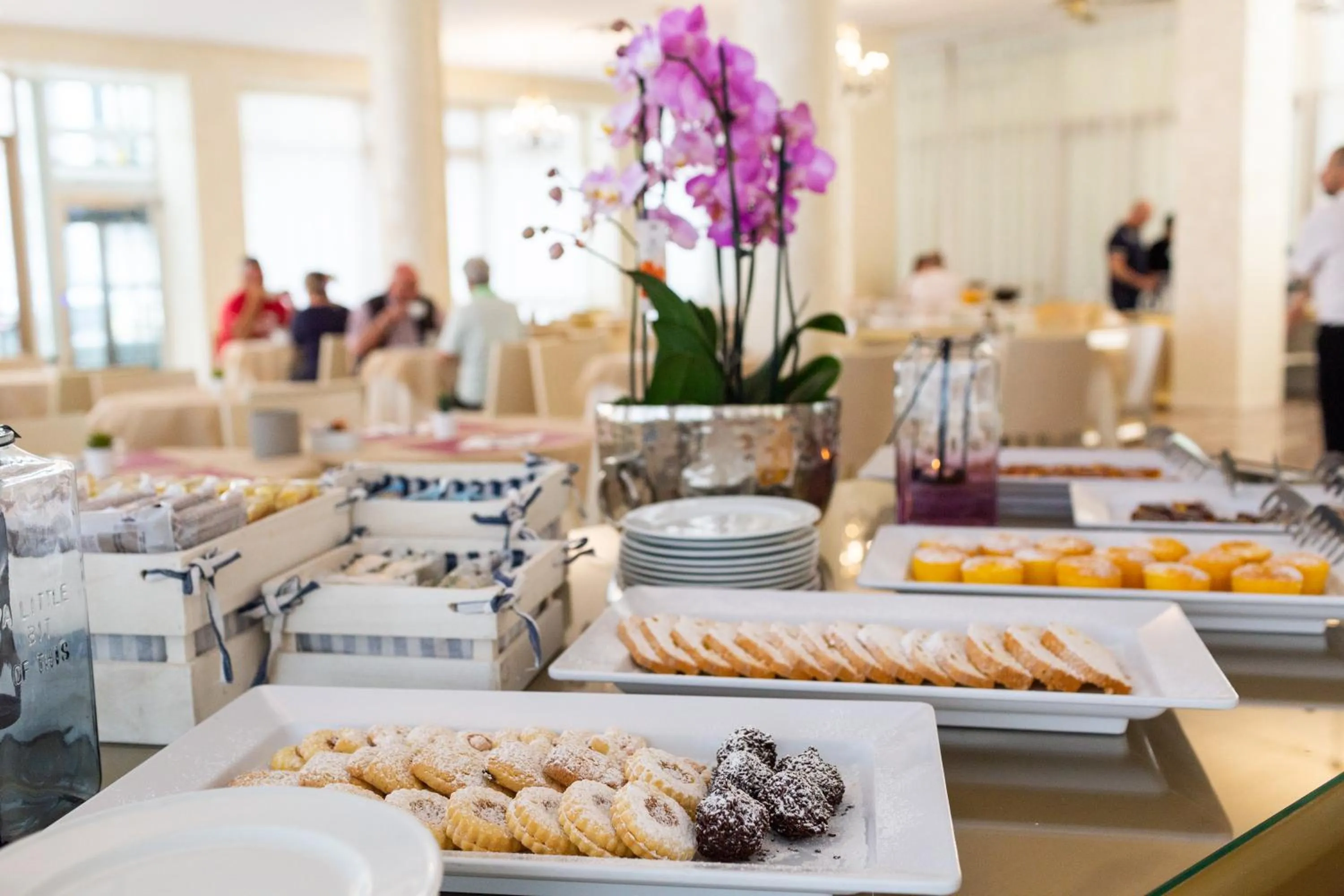 Buffet breakfast in Hotel Universal