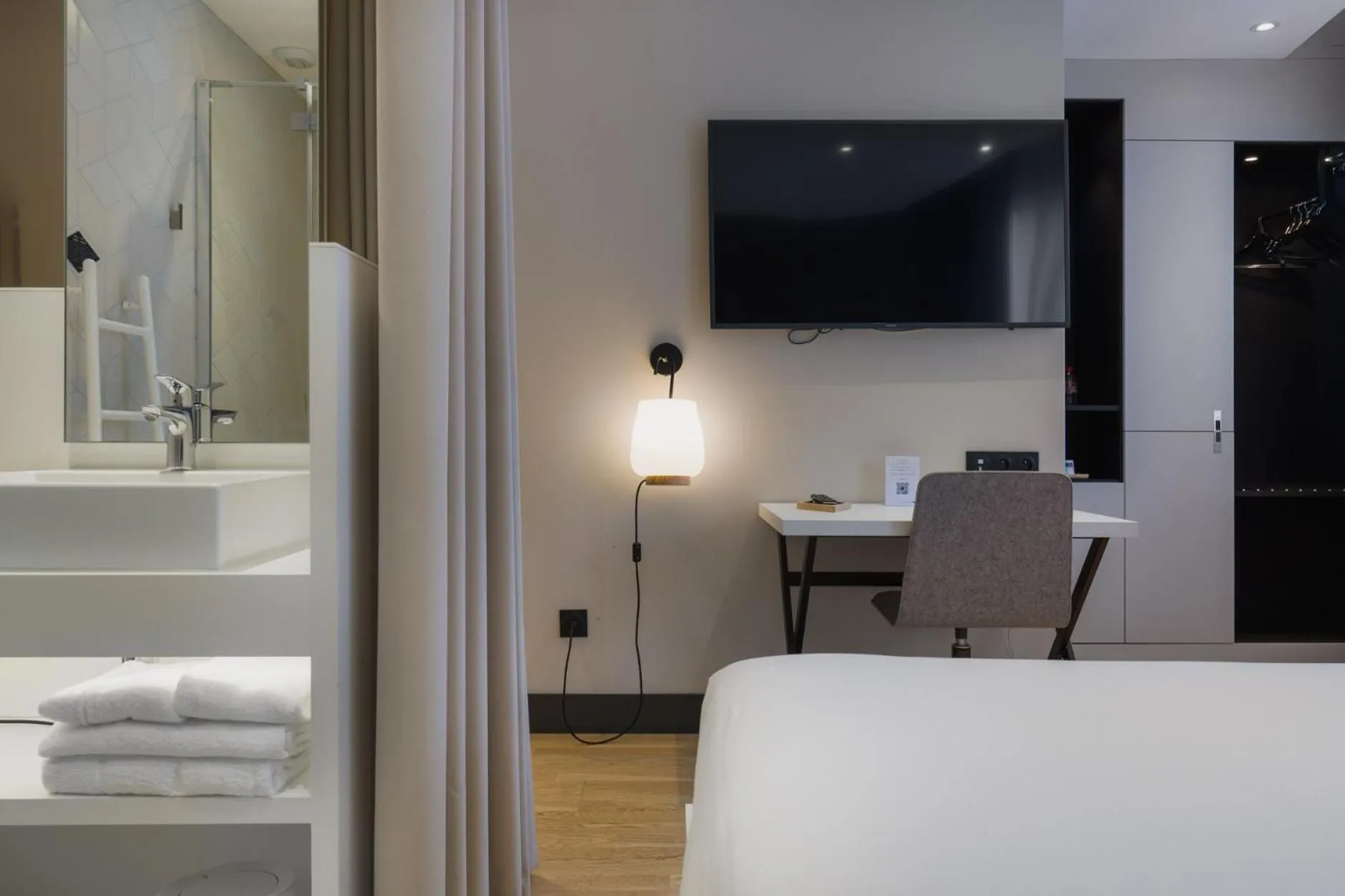 Bed in Maison Nô - Hôtel et Rooftop