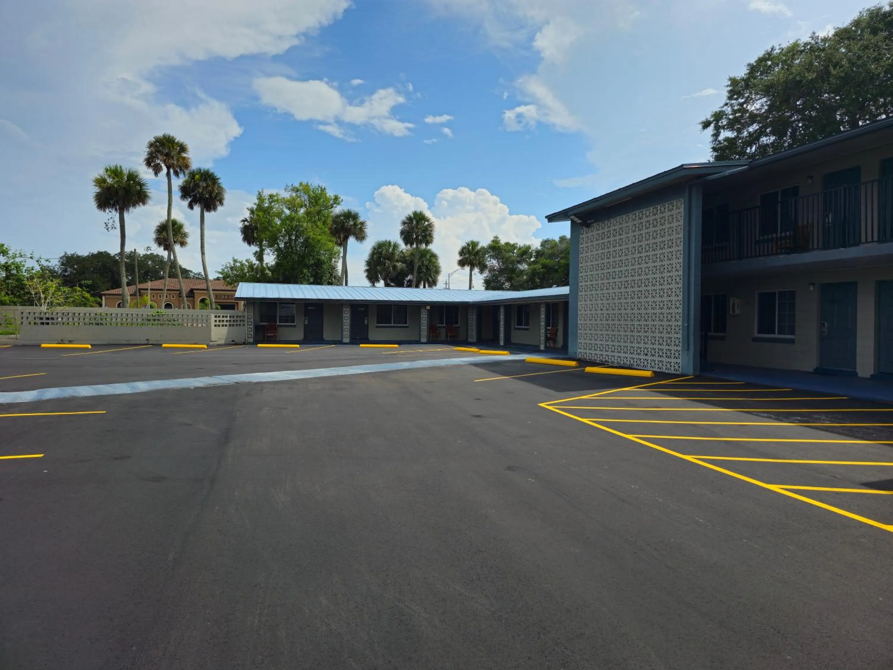 Three Oaks Motel - Titusville
