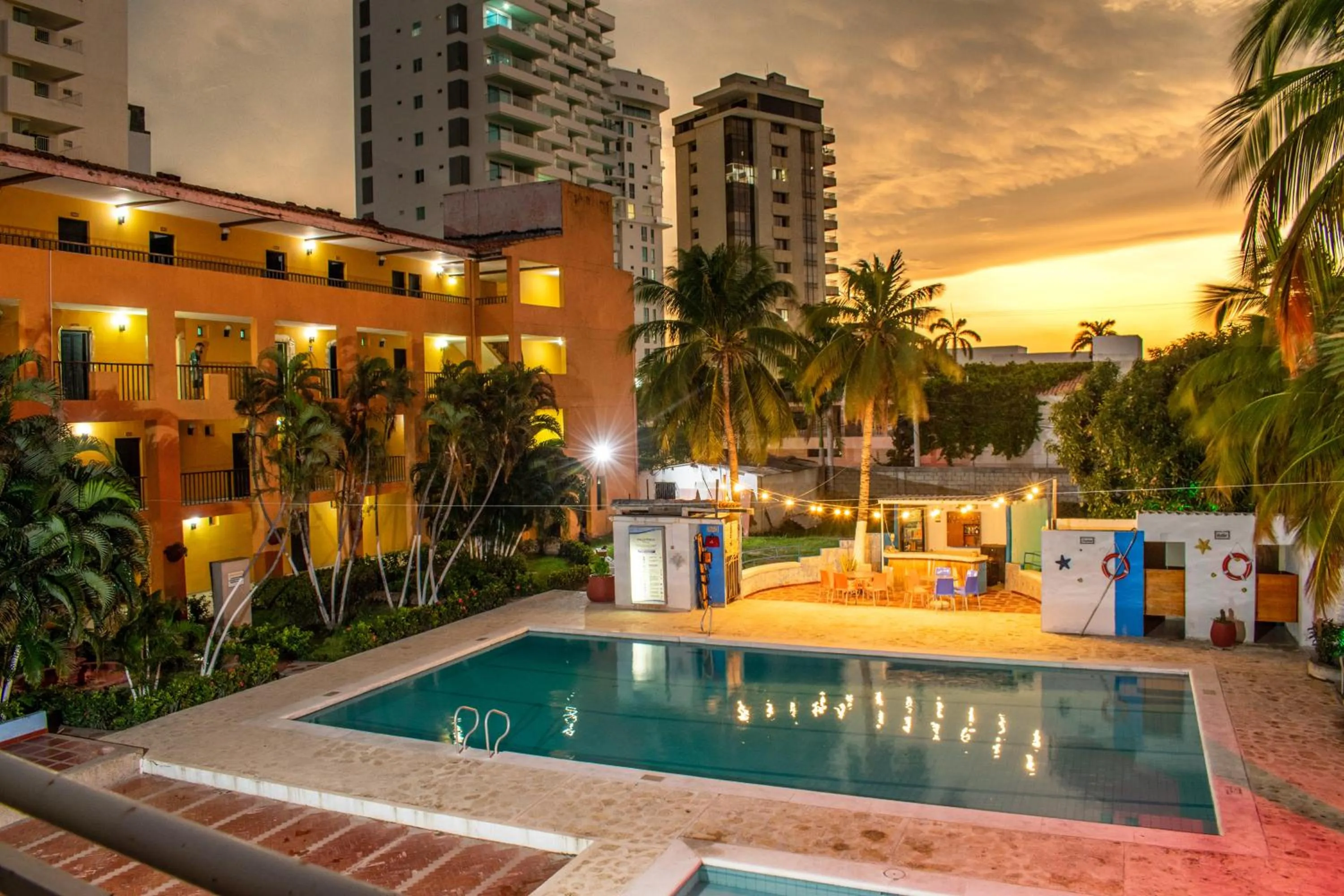 Swimming pool in Hotel Palmarena Plaza Rodadero