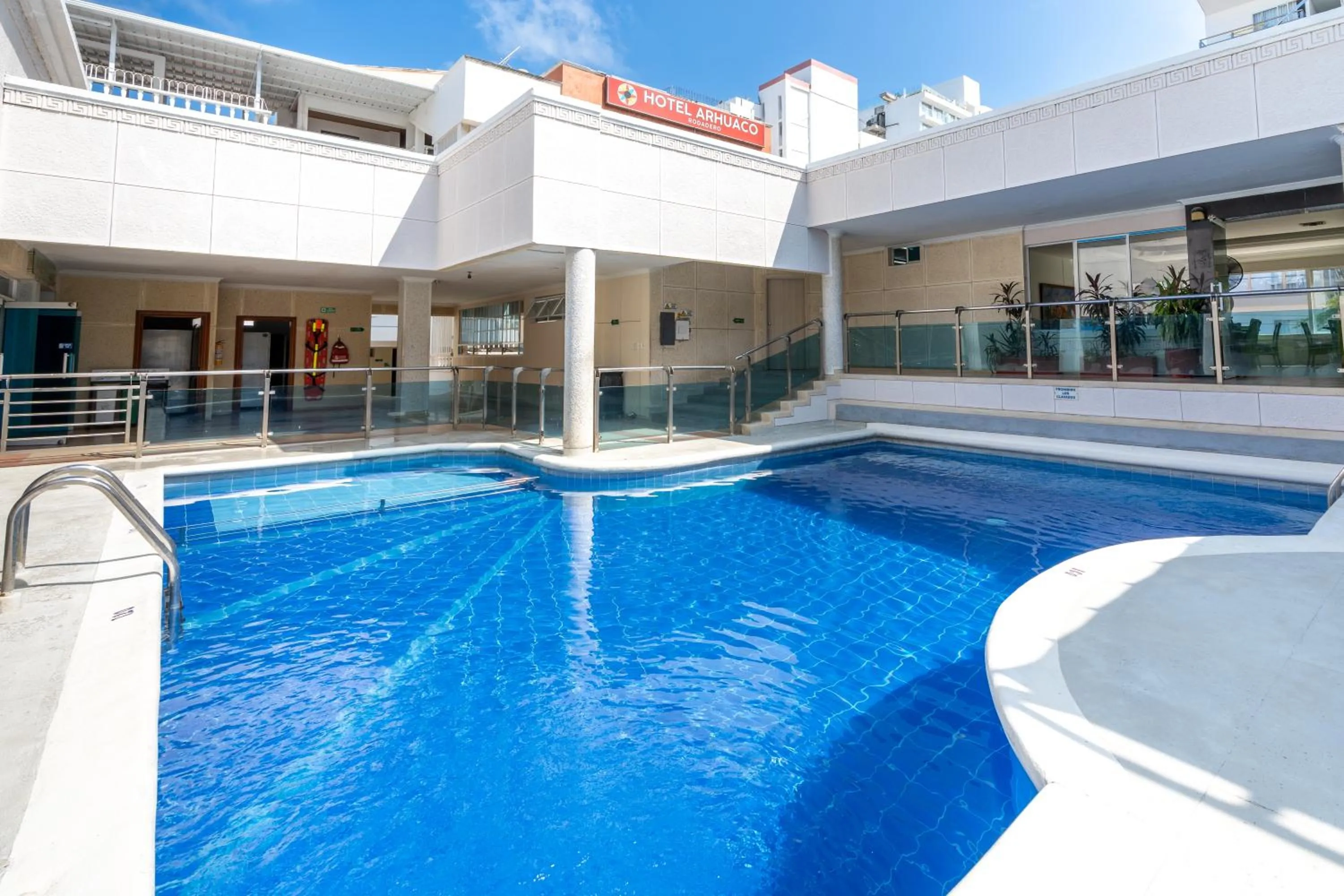 Swimming pool in Hotel Arhuaco Rodadero