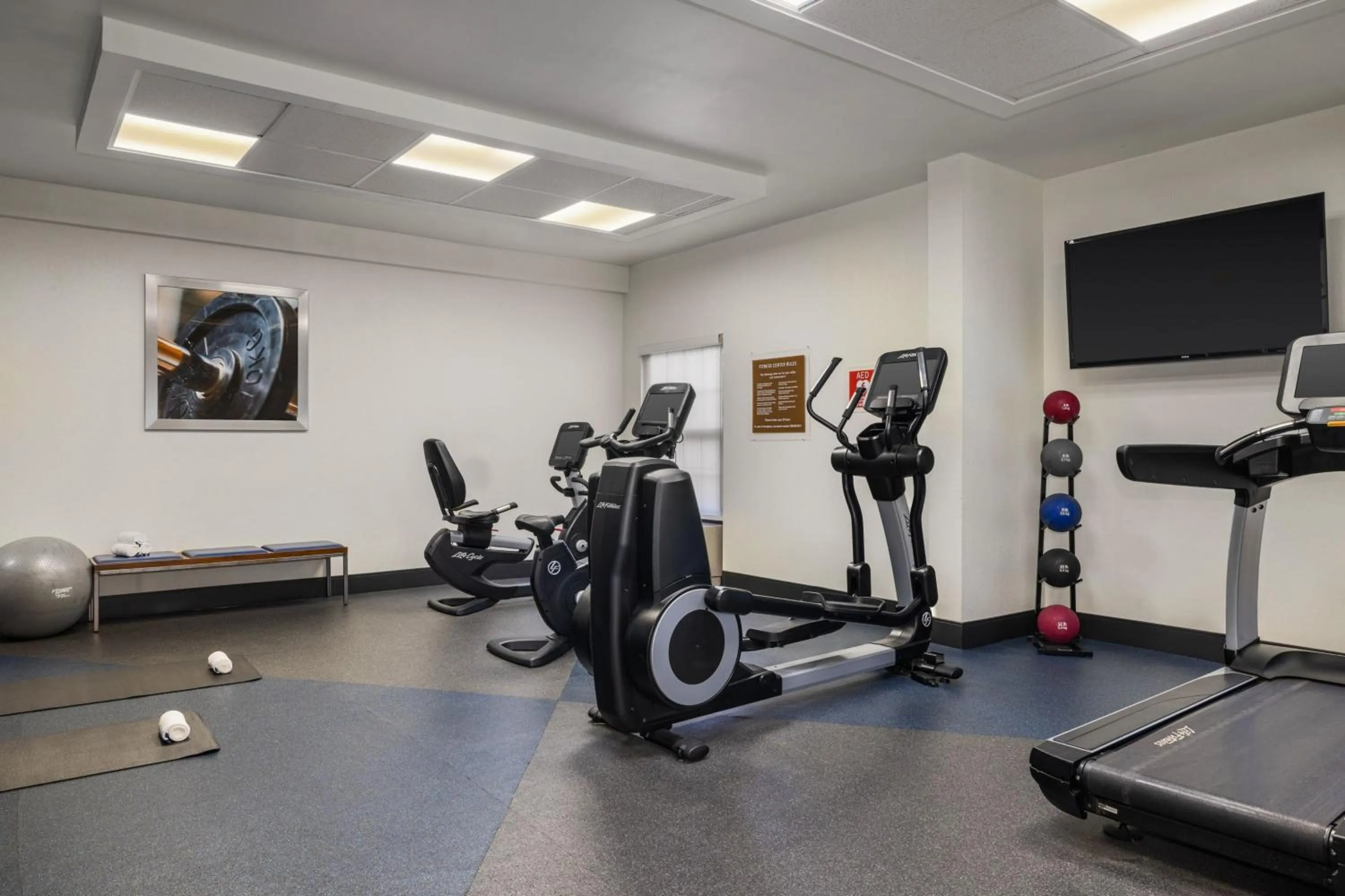 Fitness centre/facilities in Four Points by Sheraton Greensboro Airport