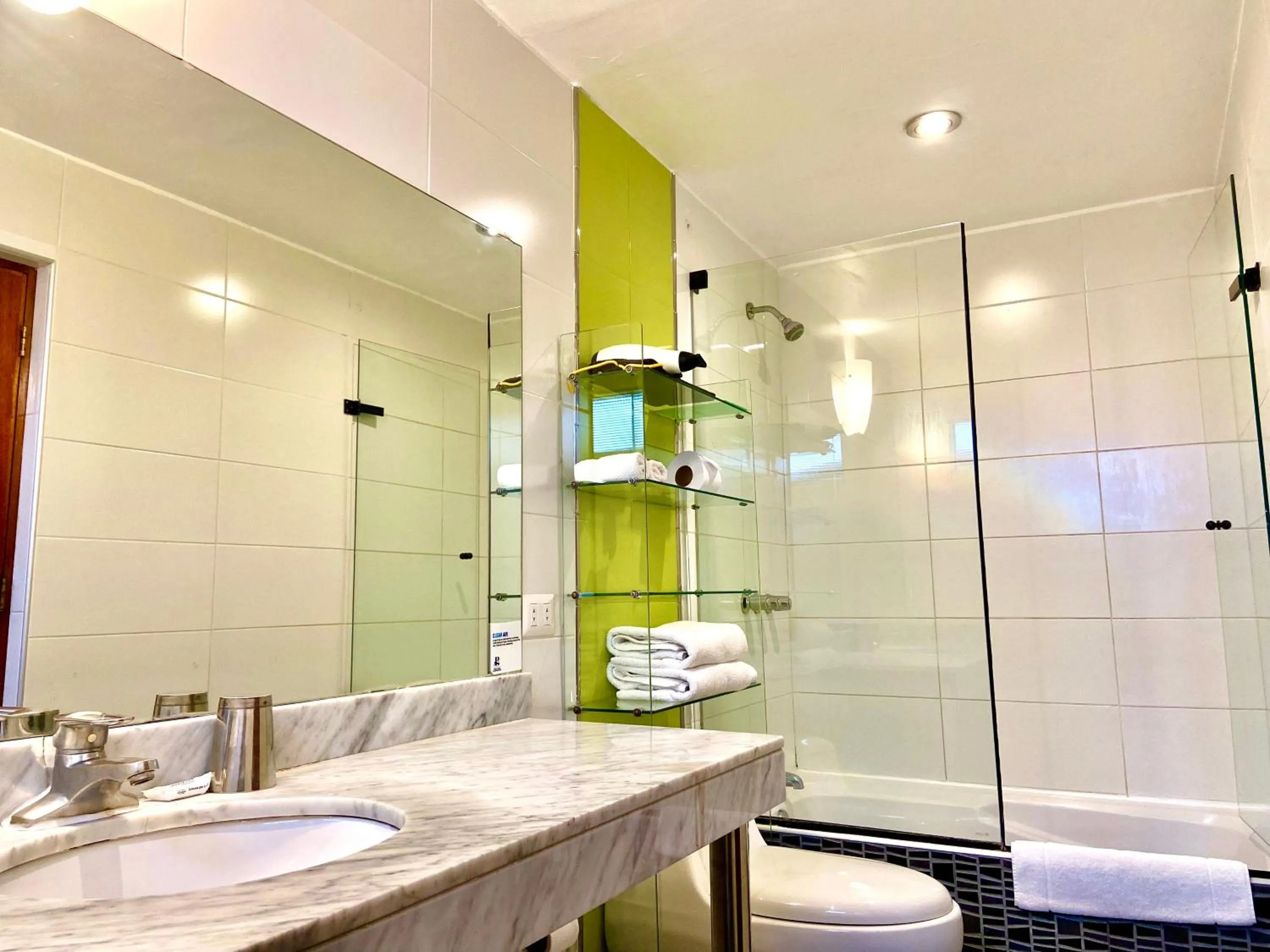 Toilet in Peru Star Apart-Hotel