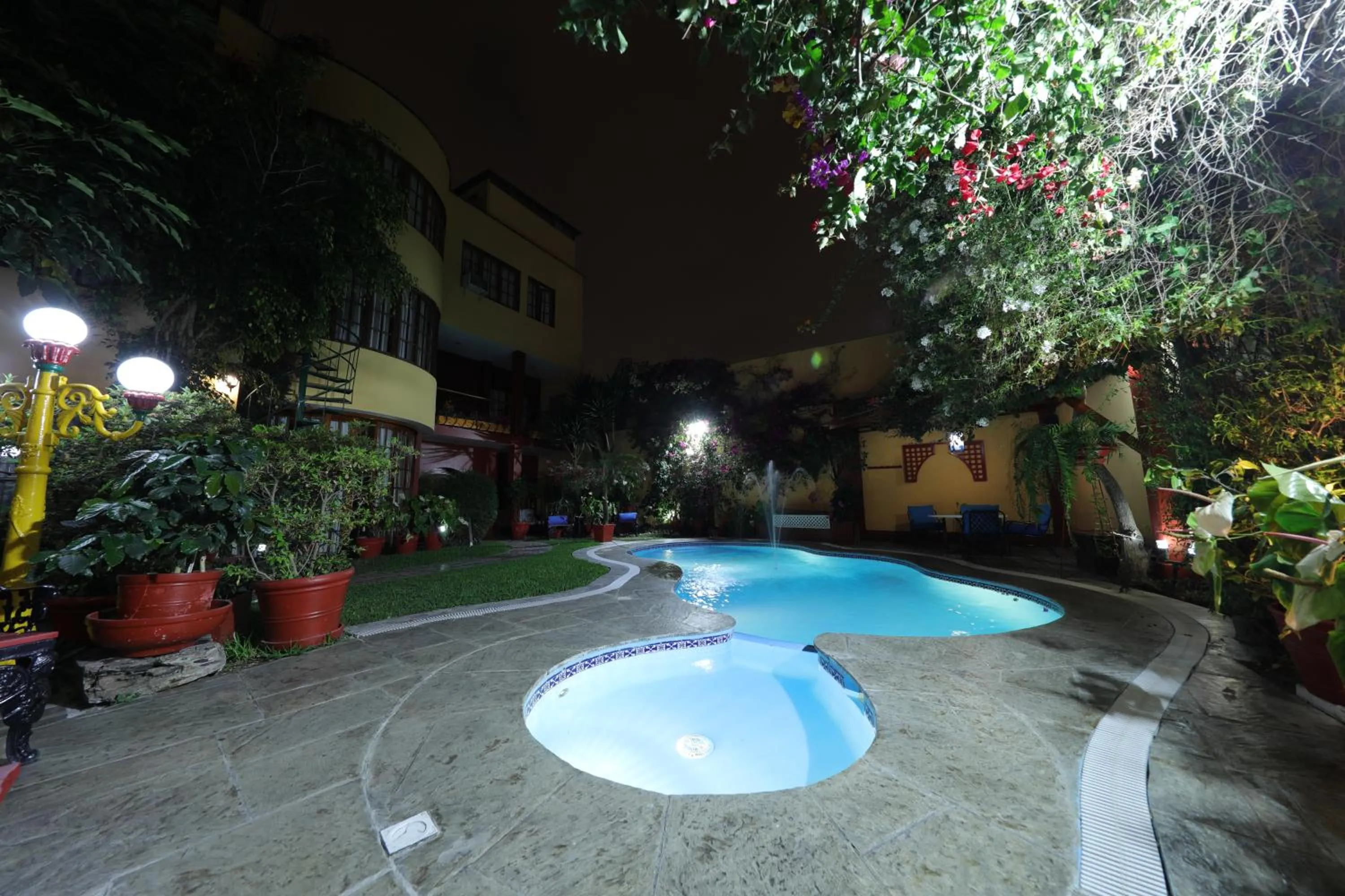 Swimming pool in Peru Star Apart-Hotel