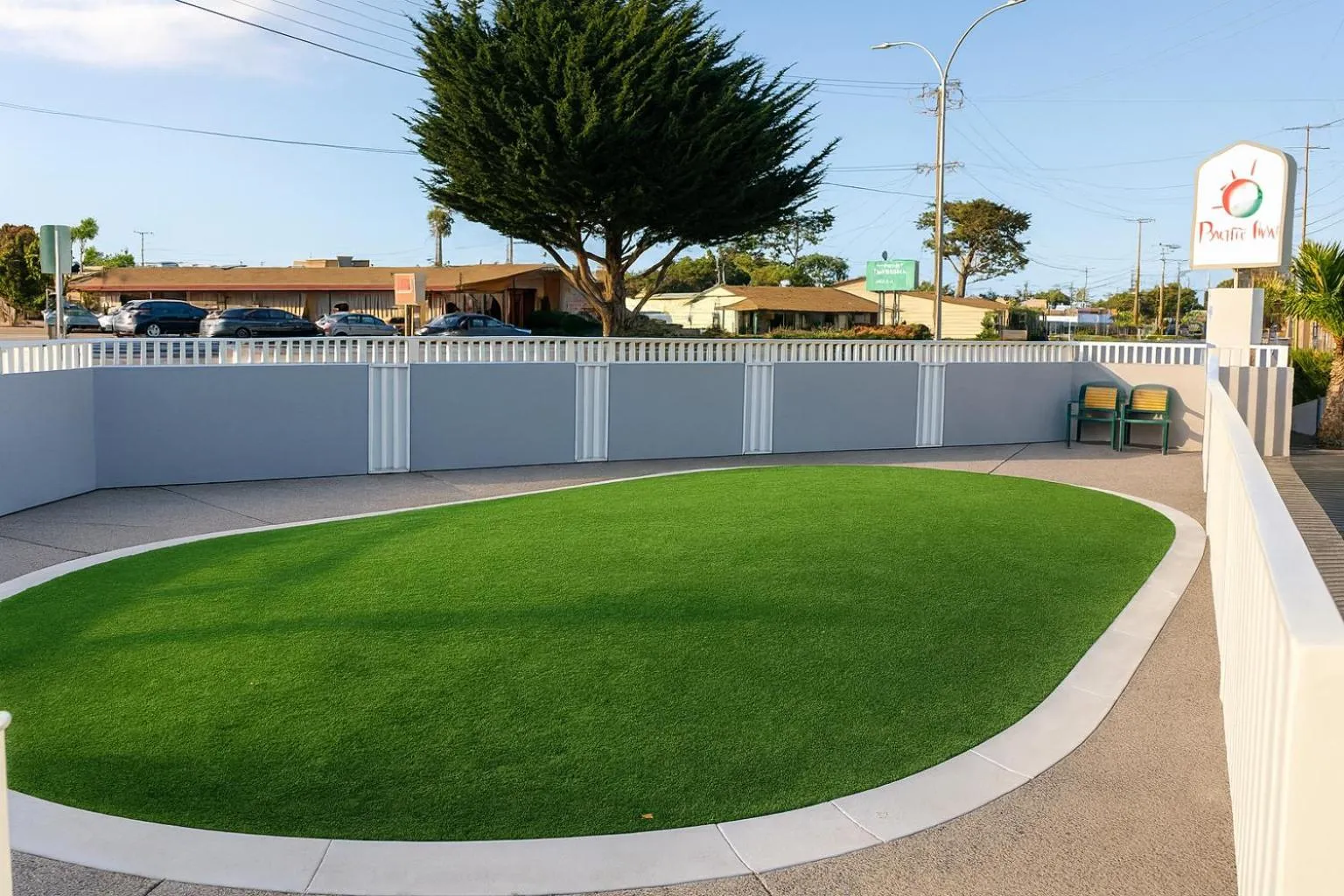 Property building in Pacific Inn Monterey