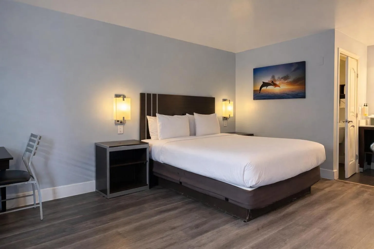 Bedroom, Bed in Pacific Inn Monterey