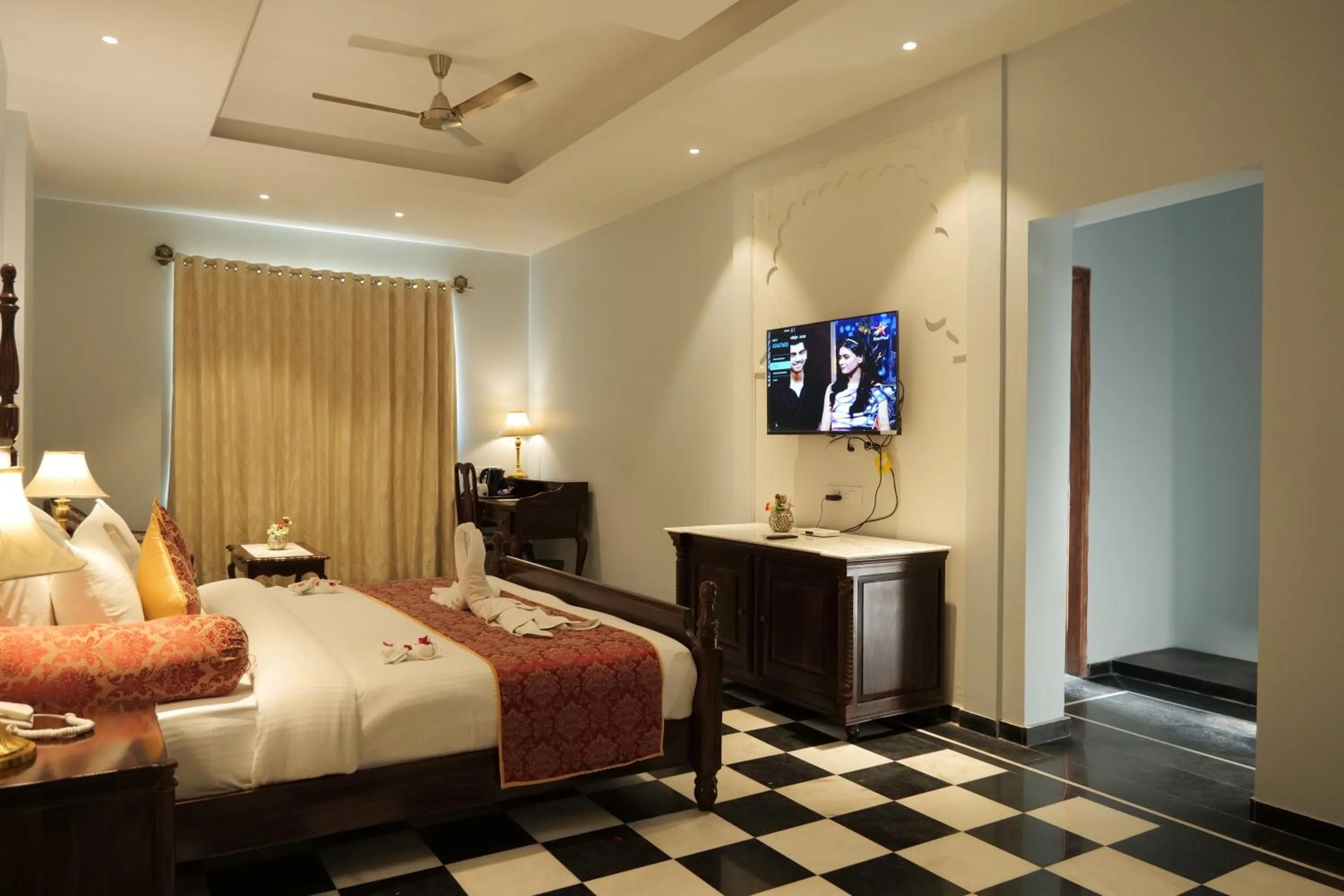 Bedroom, Bed in WelcomHeritage Mount Valley Resort Ranthambore