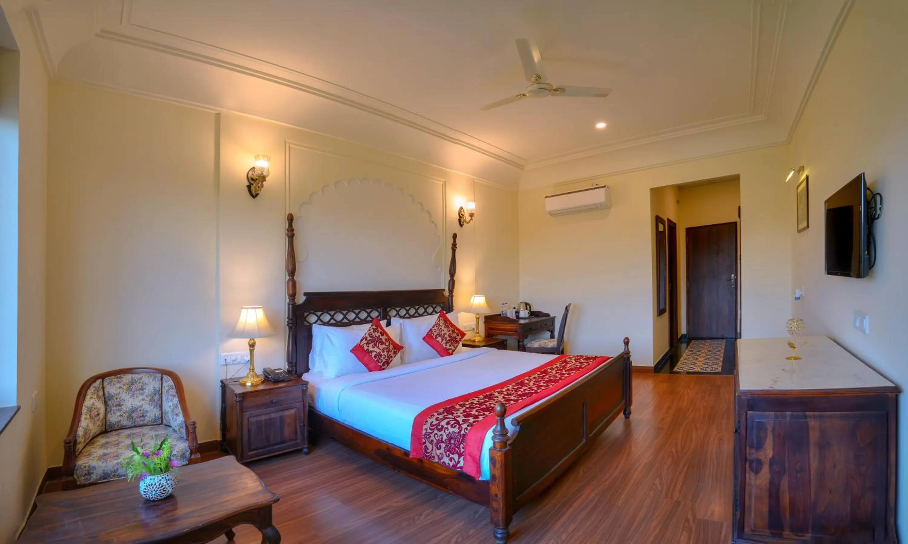 Bed in WelcomHeritage Mount Valley Resort Ranthambore