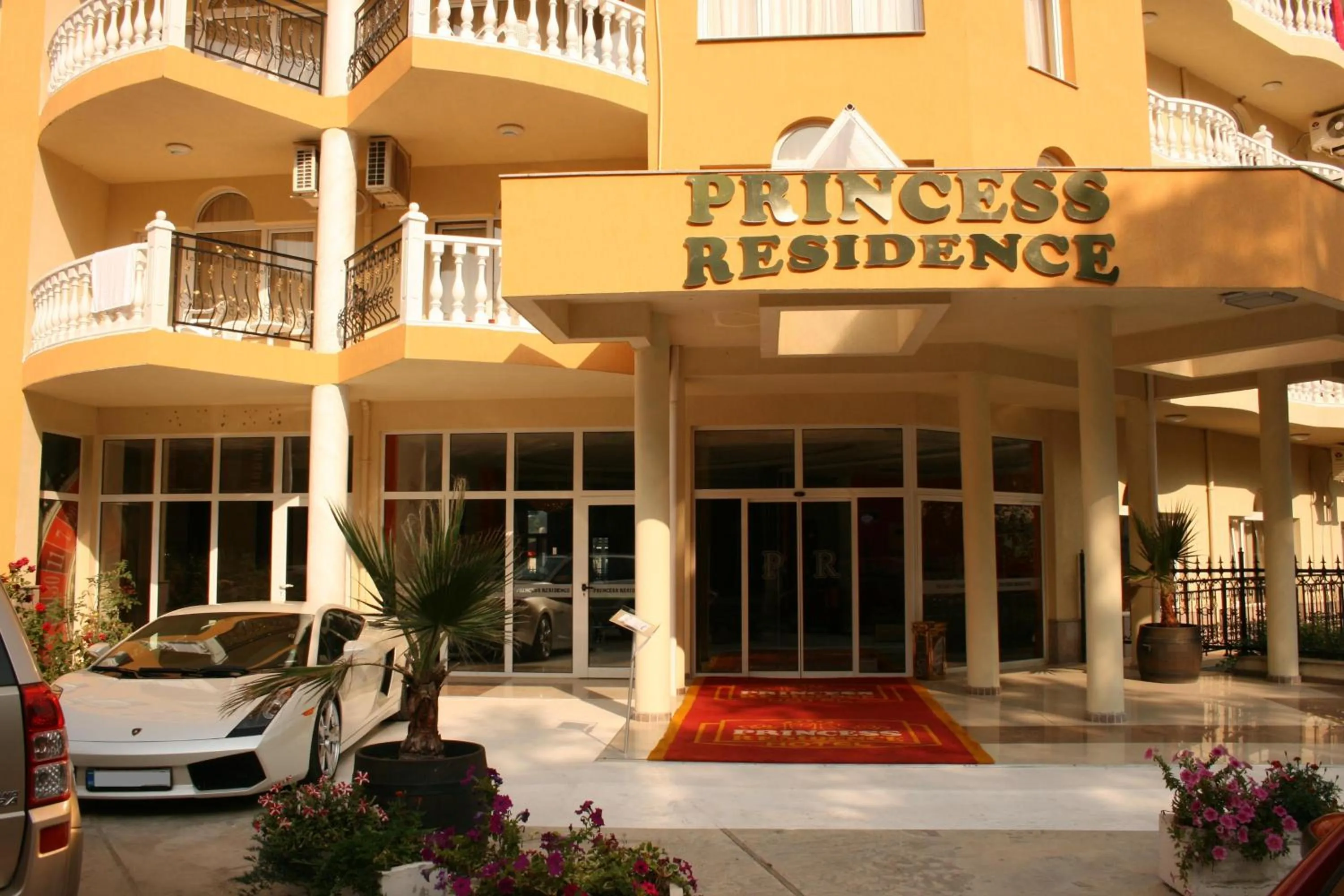 Facade/entrance in Hotel Princess Residence