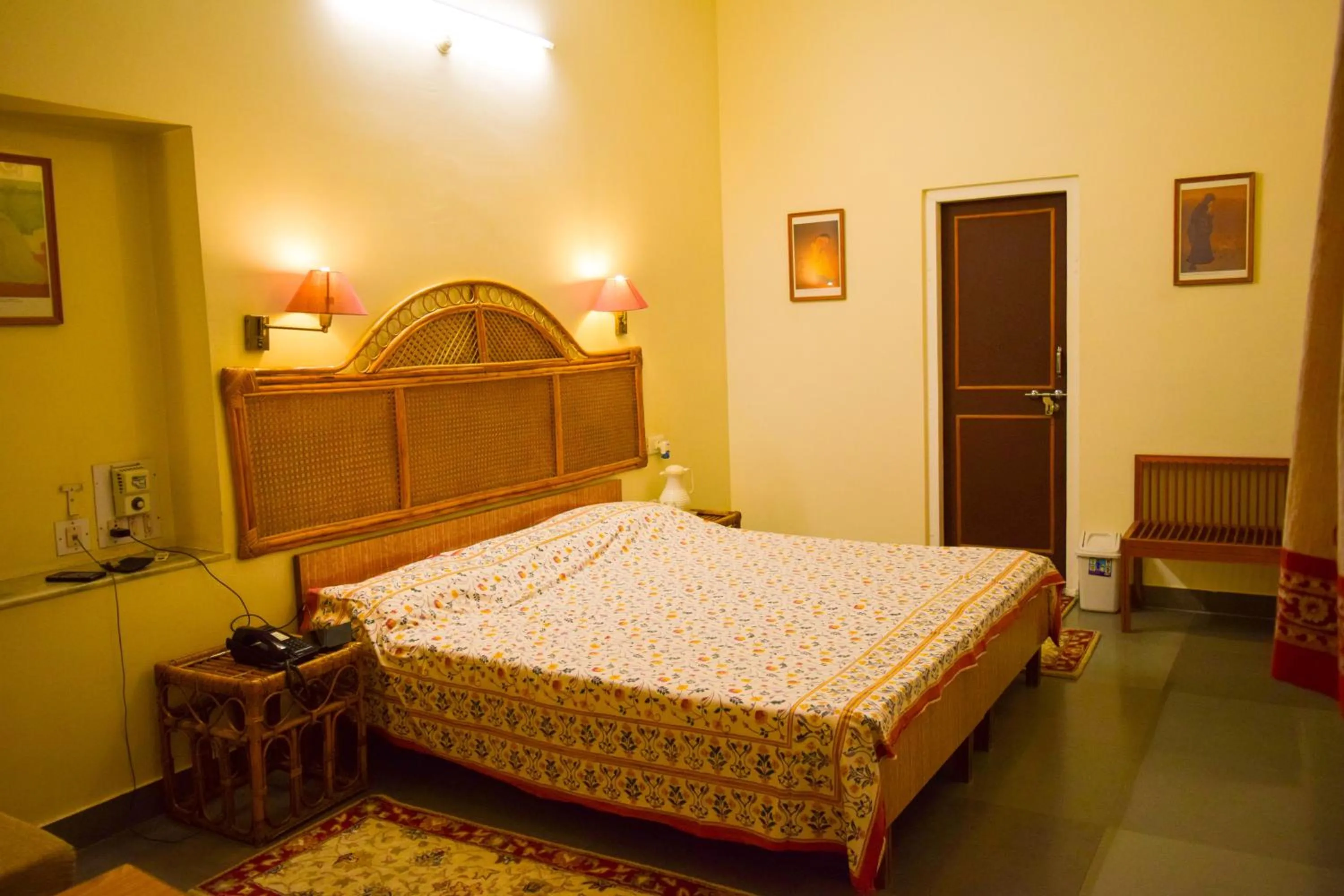 Bedroom, Bed in Hotel Jai Niwas