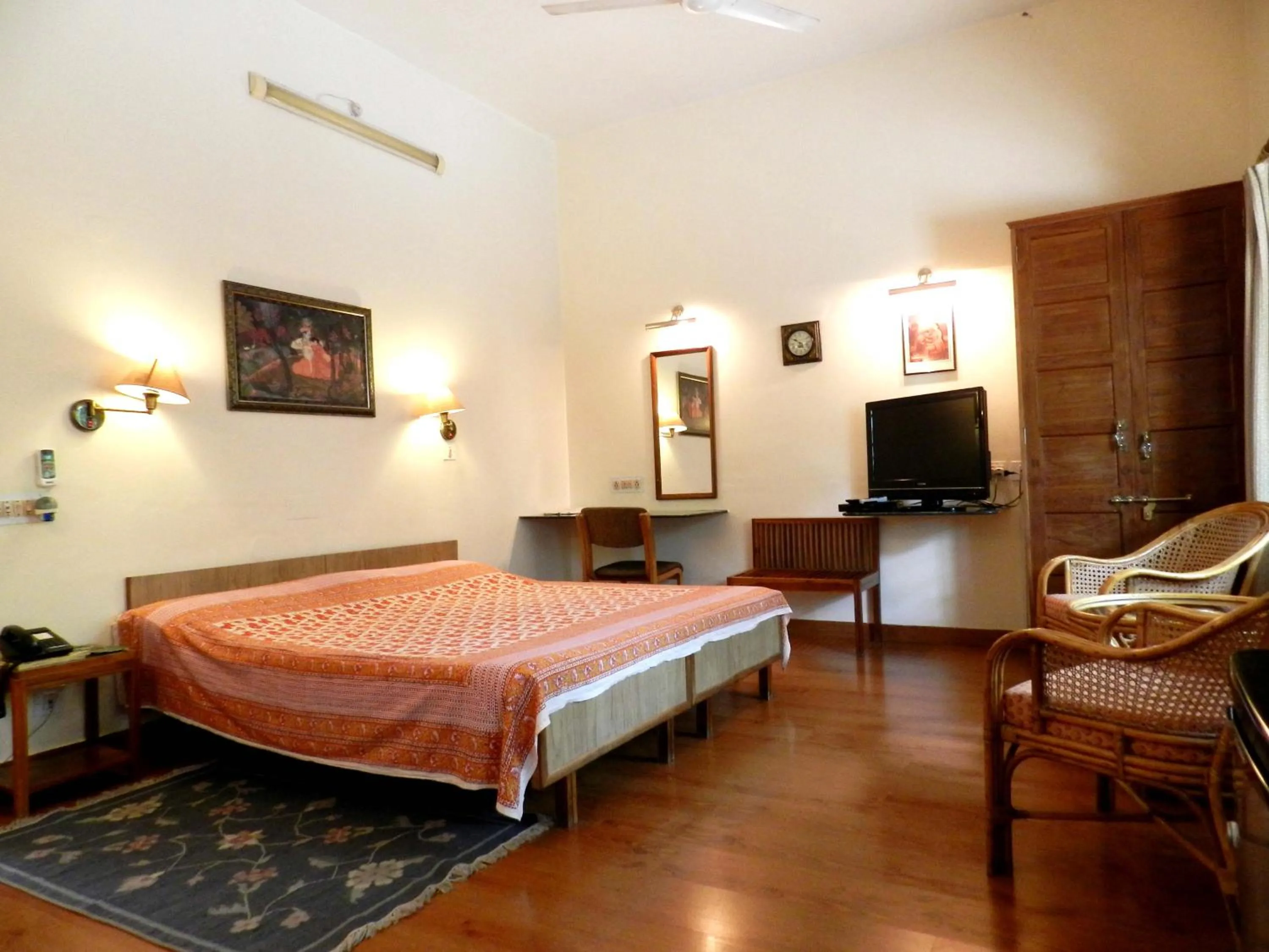 Bedroom, Bed in Hotel Jai Niwas