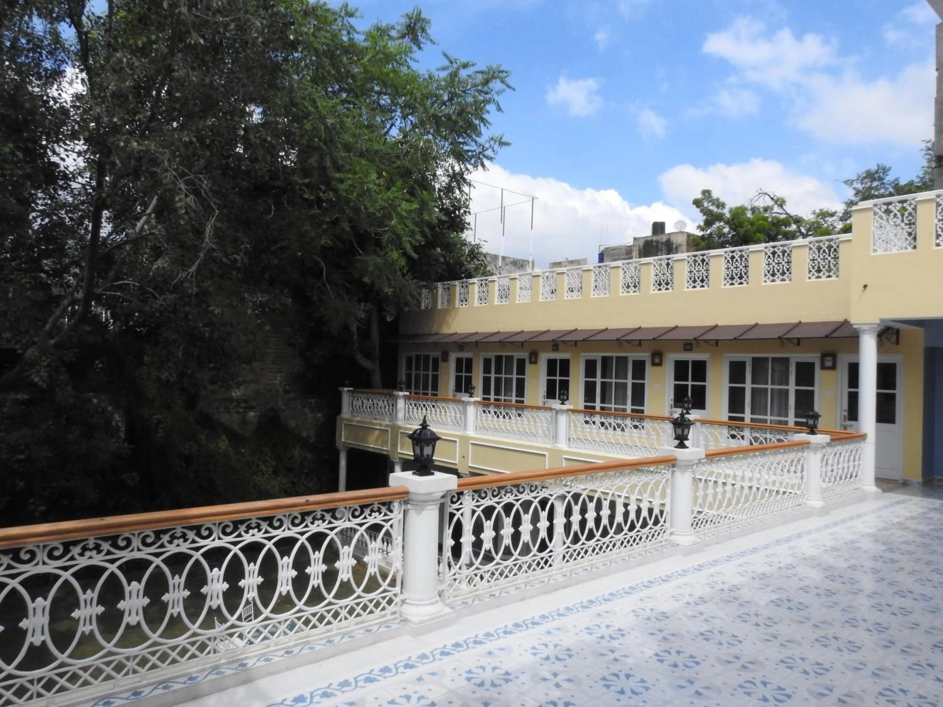 Property building in Hotel Jai Niwas