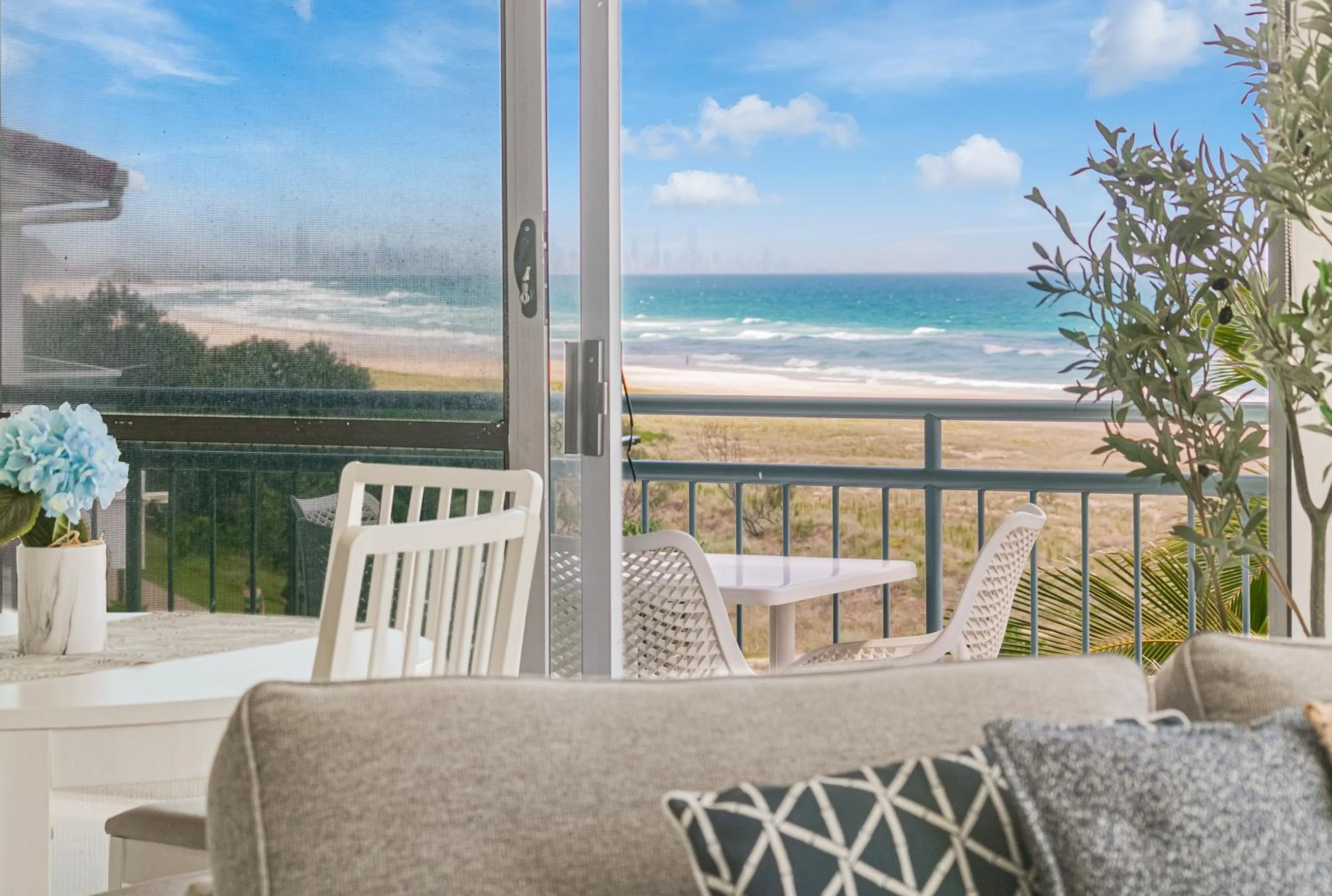 Living room in Oceanside Resort - Absolute Beachfront Apartments