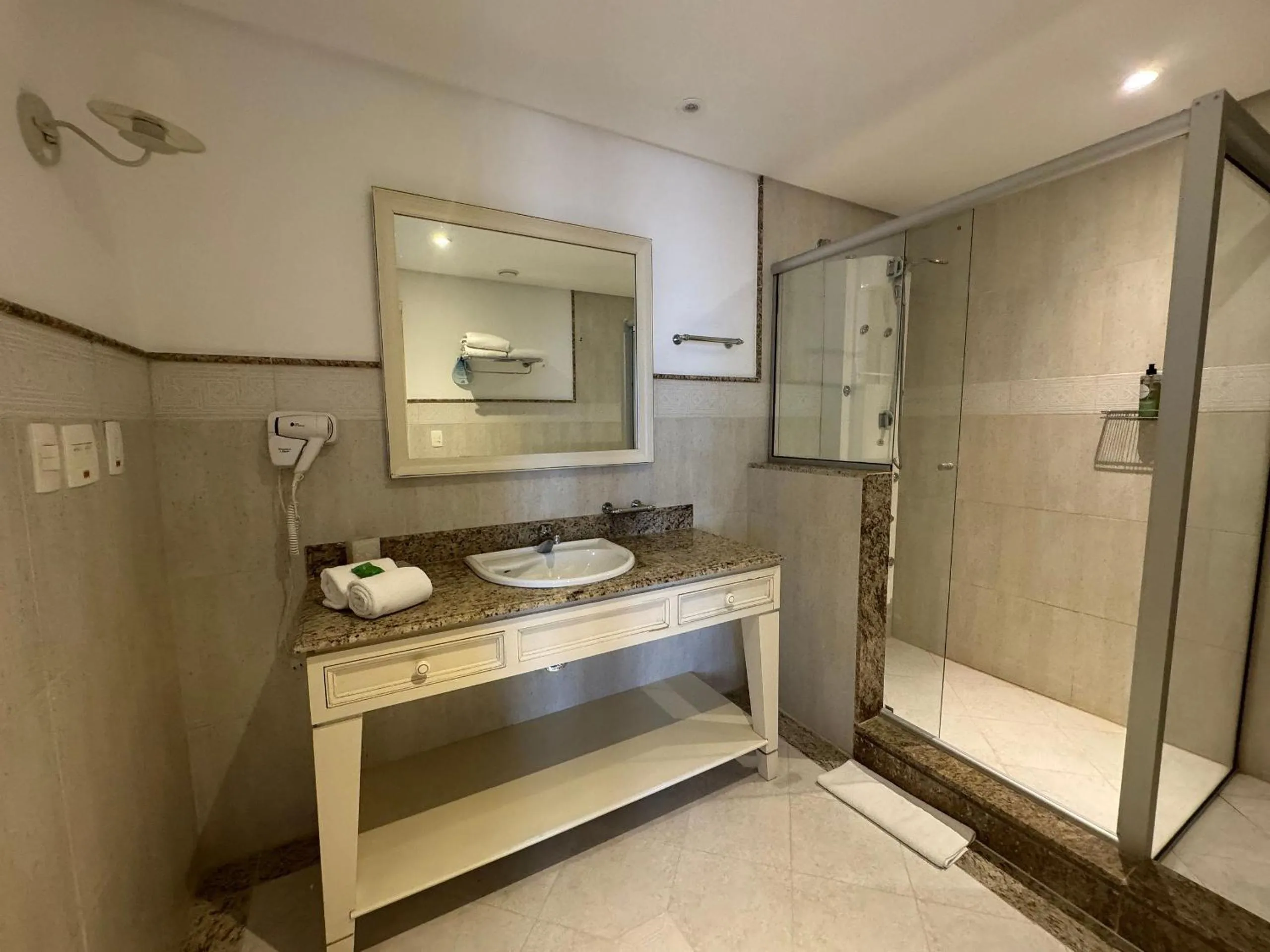 Destino Floripa Jurerê In