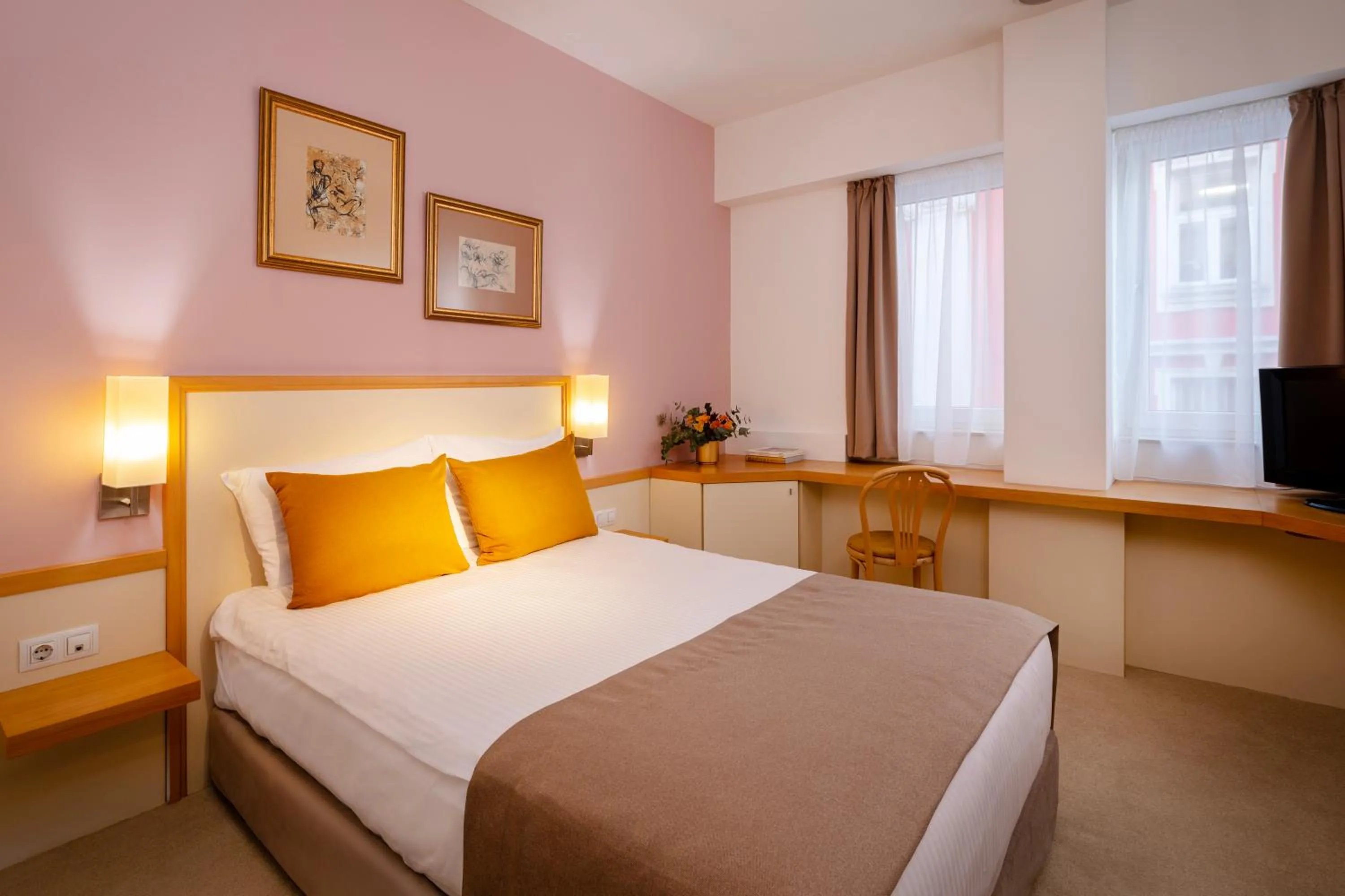 Bed in Arte Sofia Hotel