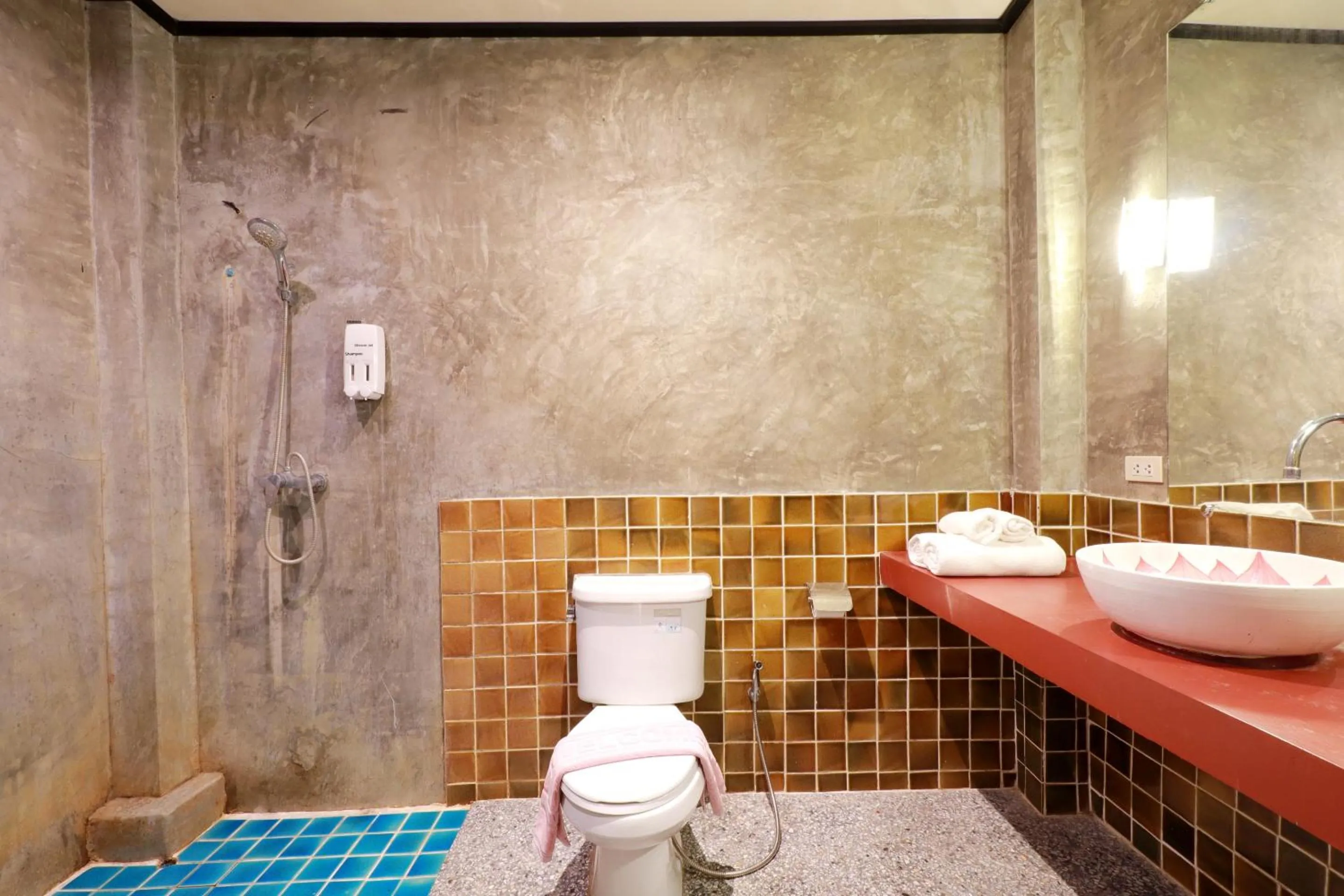 Bathroom in Capital O 464 At Nata Chiangmai Chic Jungle