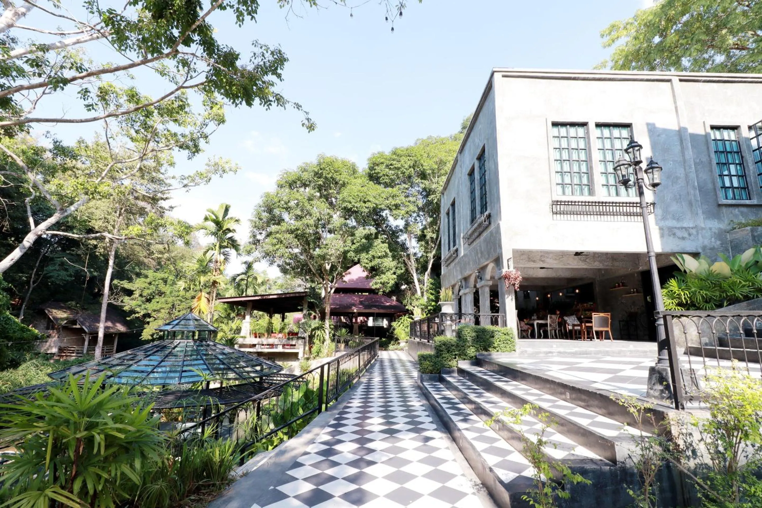 Lobby or reception in Capital O 464 At Nata Chiangmai Chic Jungle