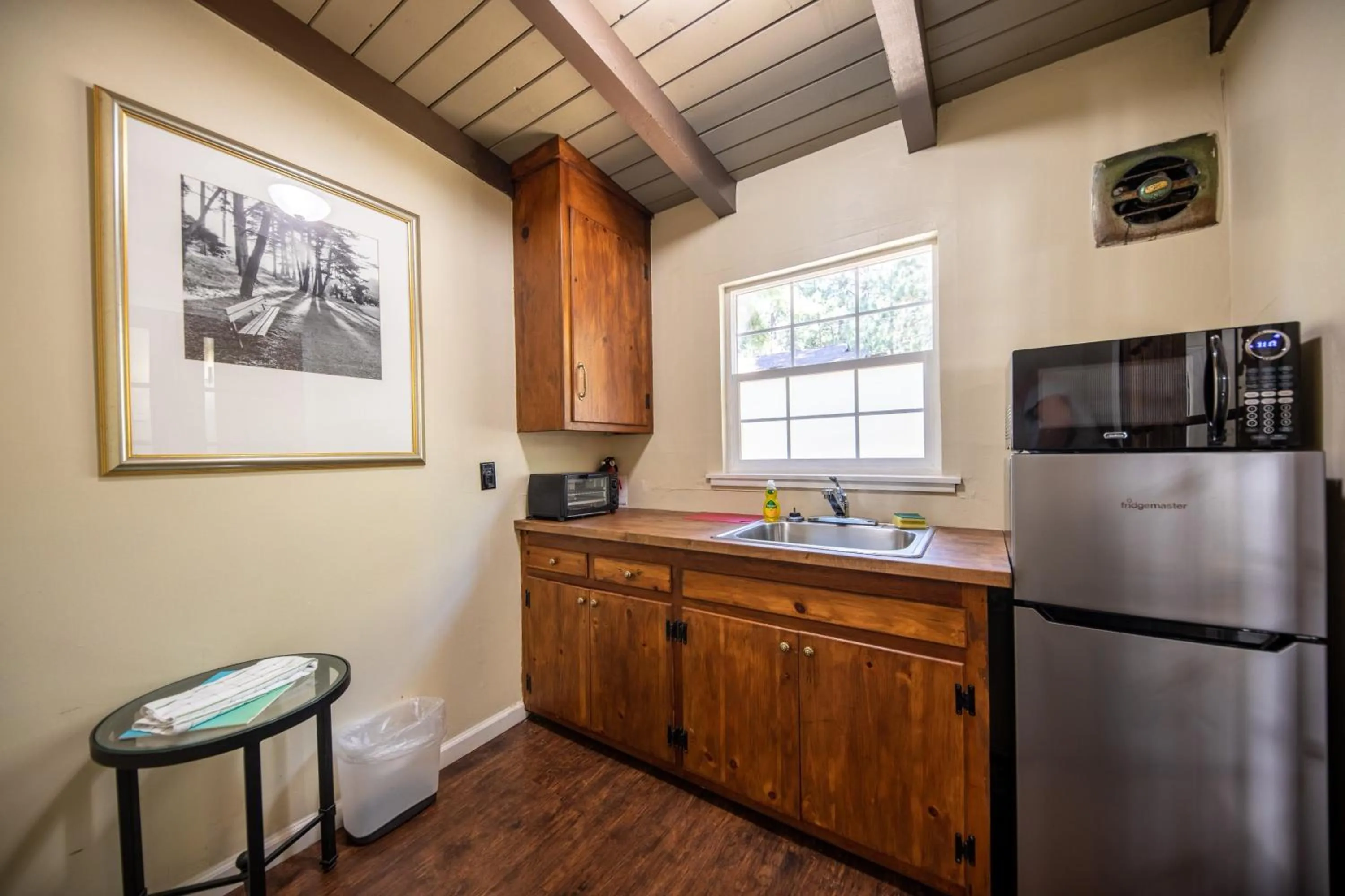 Kitchen or kitchenette in Emerald Bay Lodge