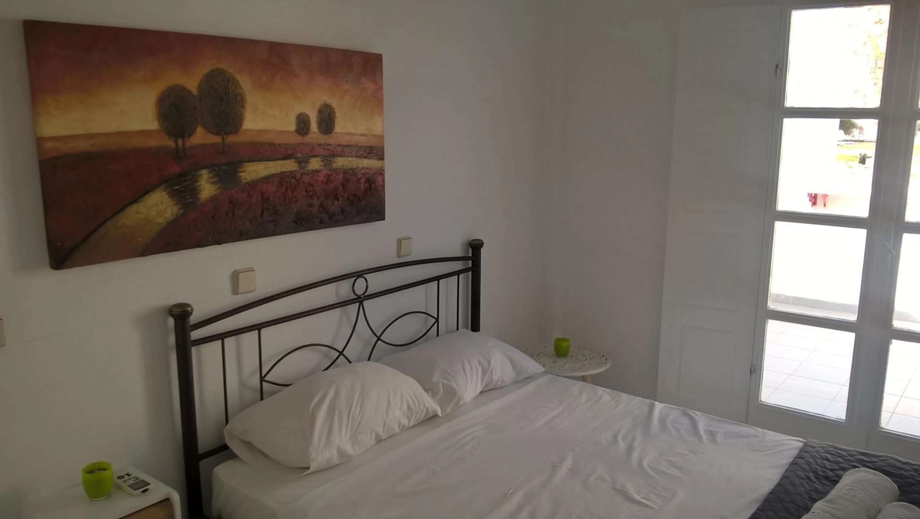 Bedroom, Bed in Three Harites