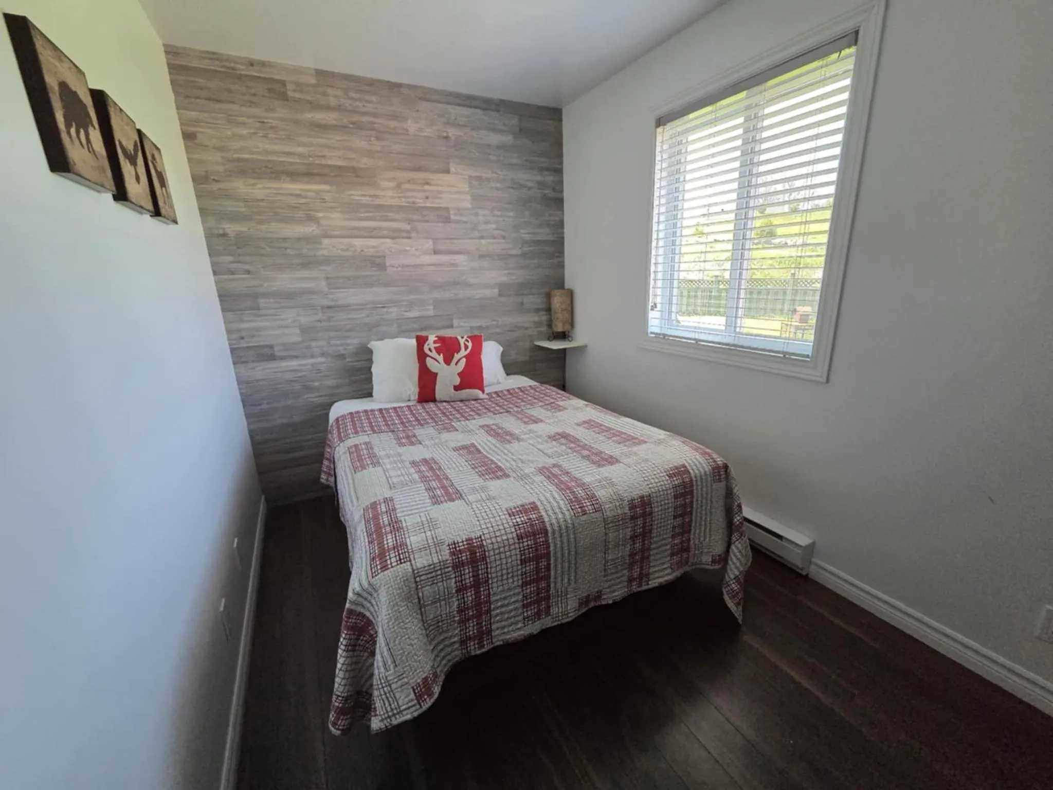 Bed in Motel Le Riviera