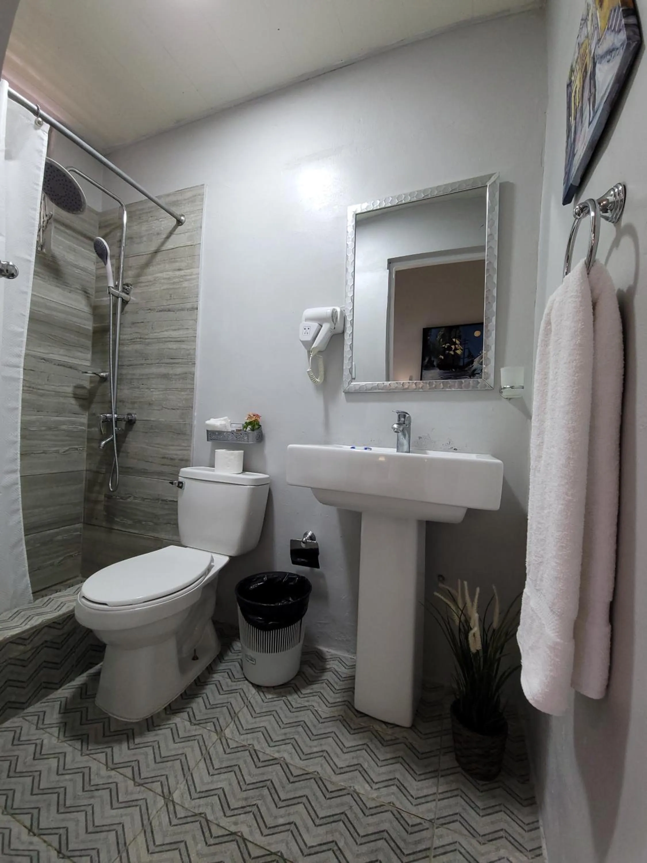 Shower in Hotel Class Colonial