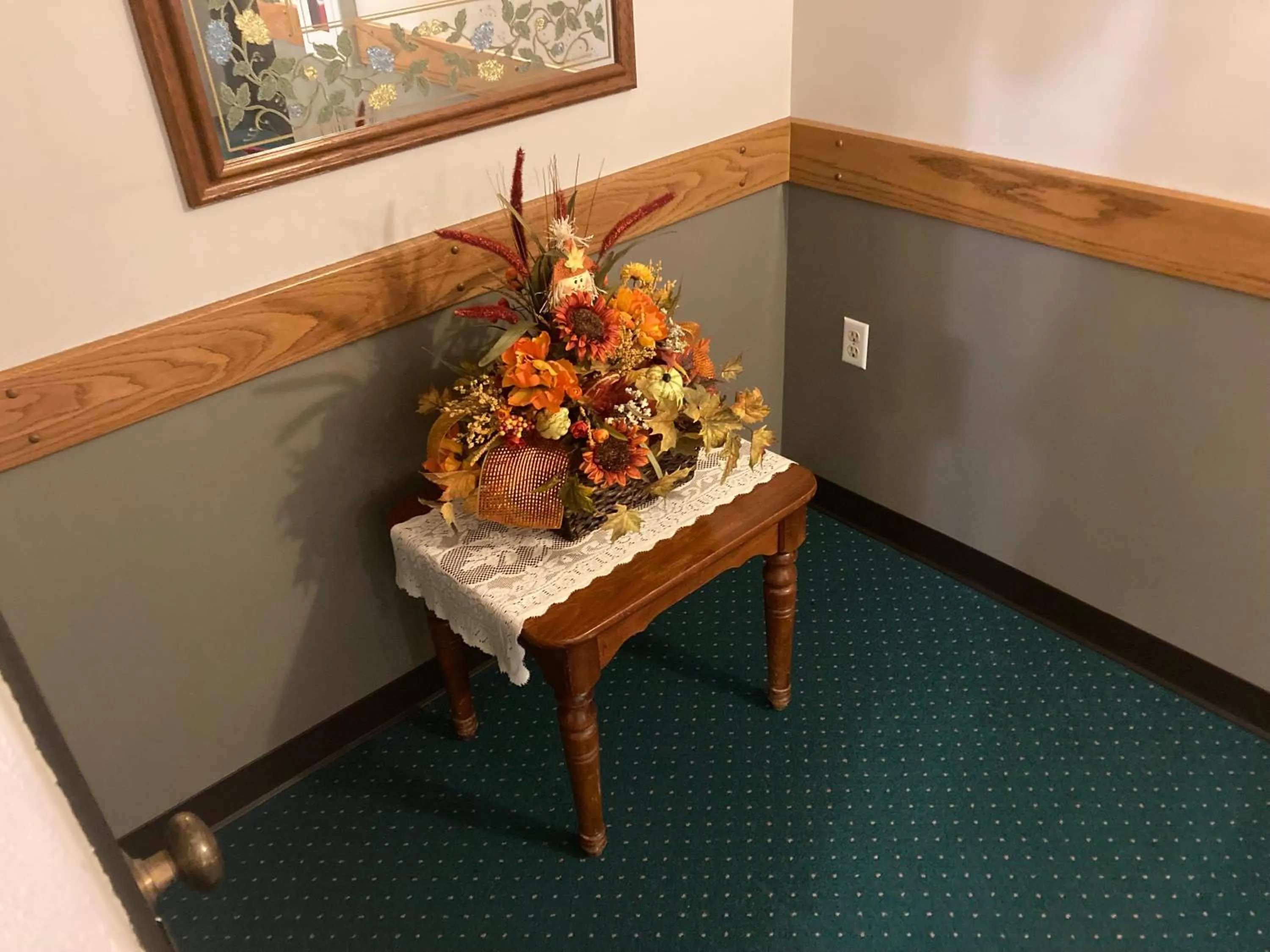 Decorative detail in Landmark Motel