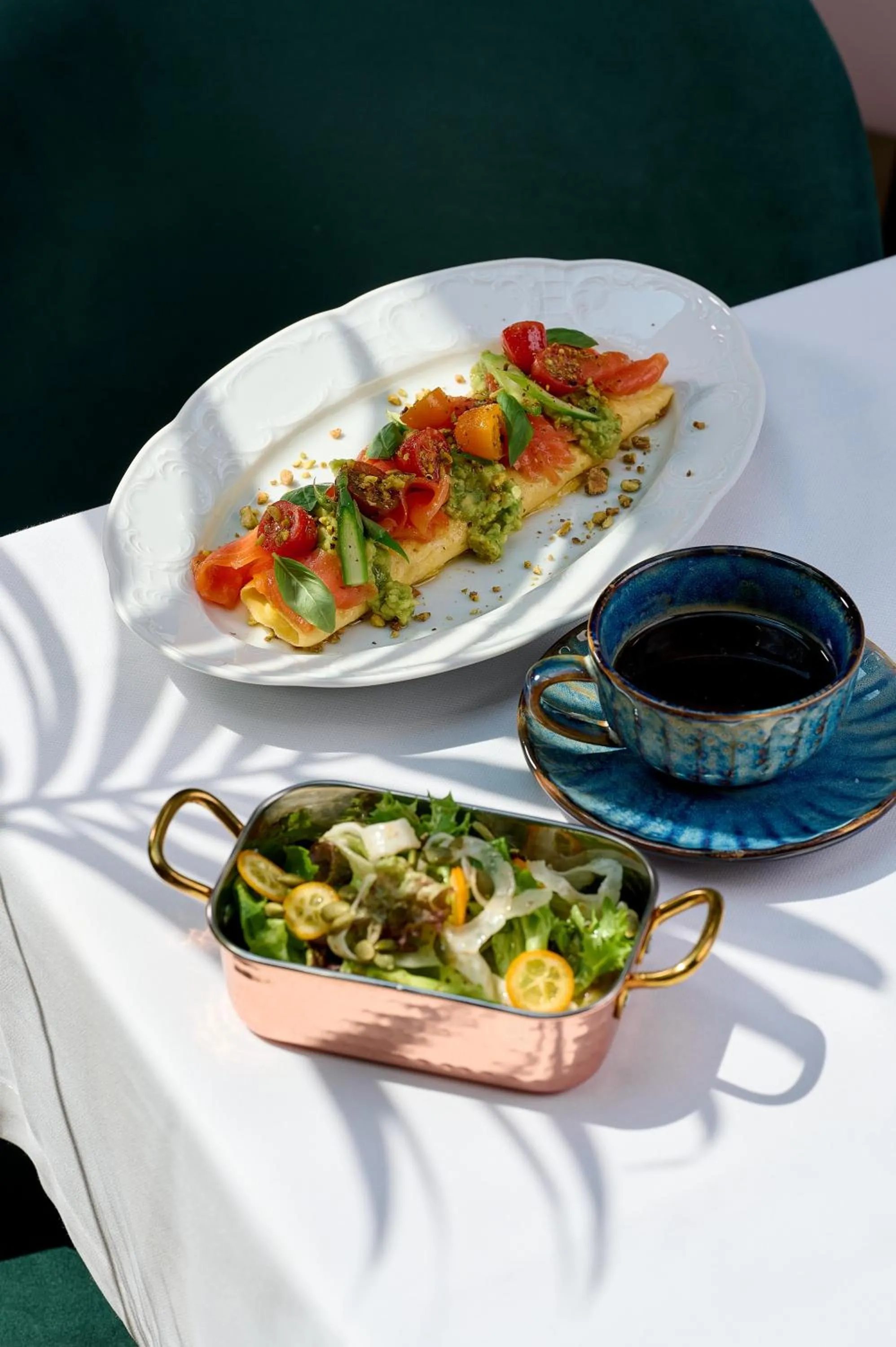 Breakfast in Lion's Castle Hotel