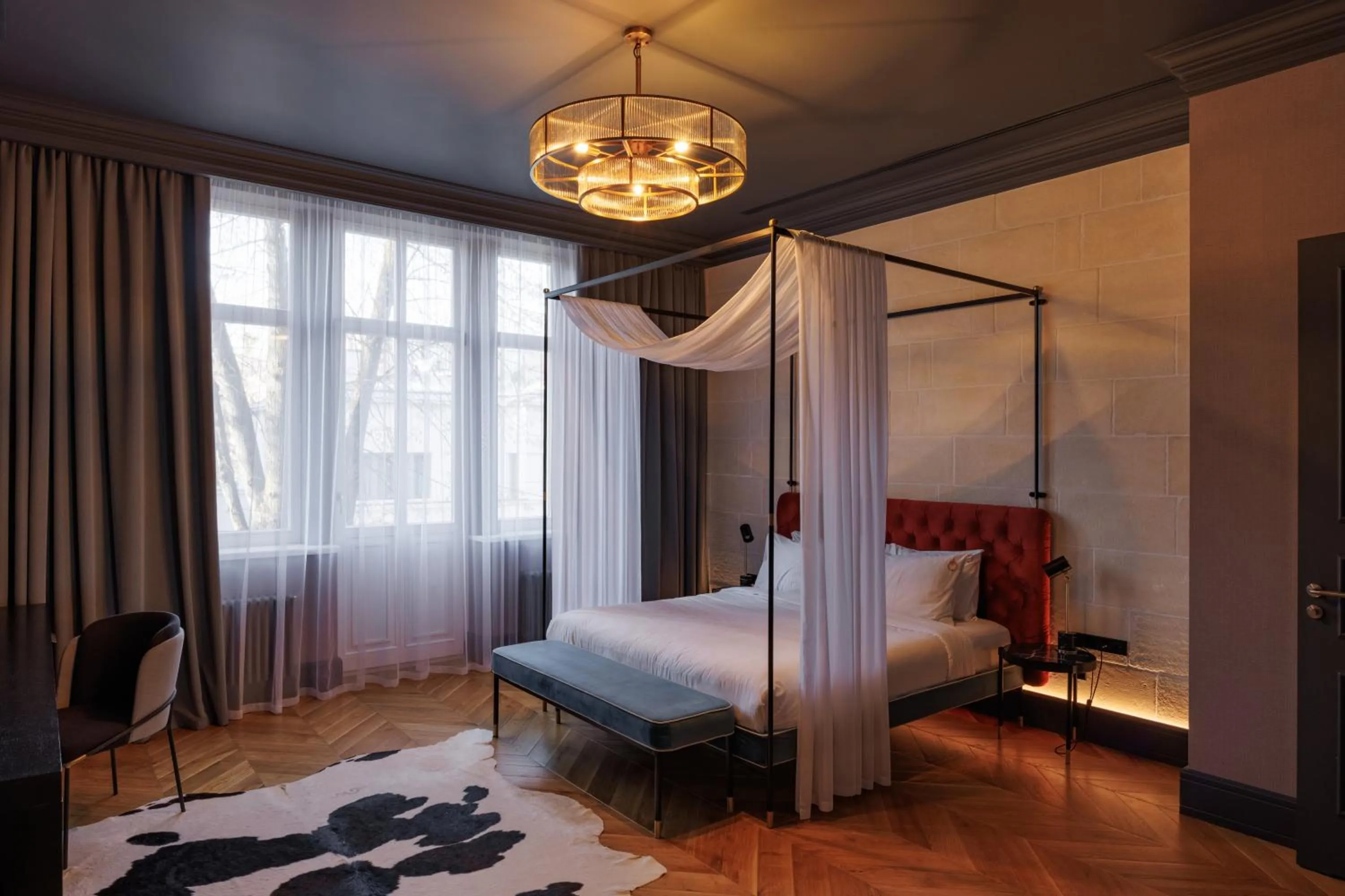 Bedroom, Bed in Lion's Castle Hotel