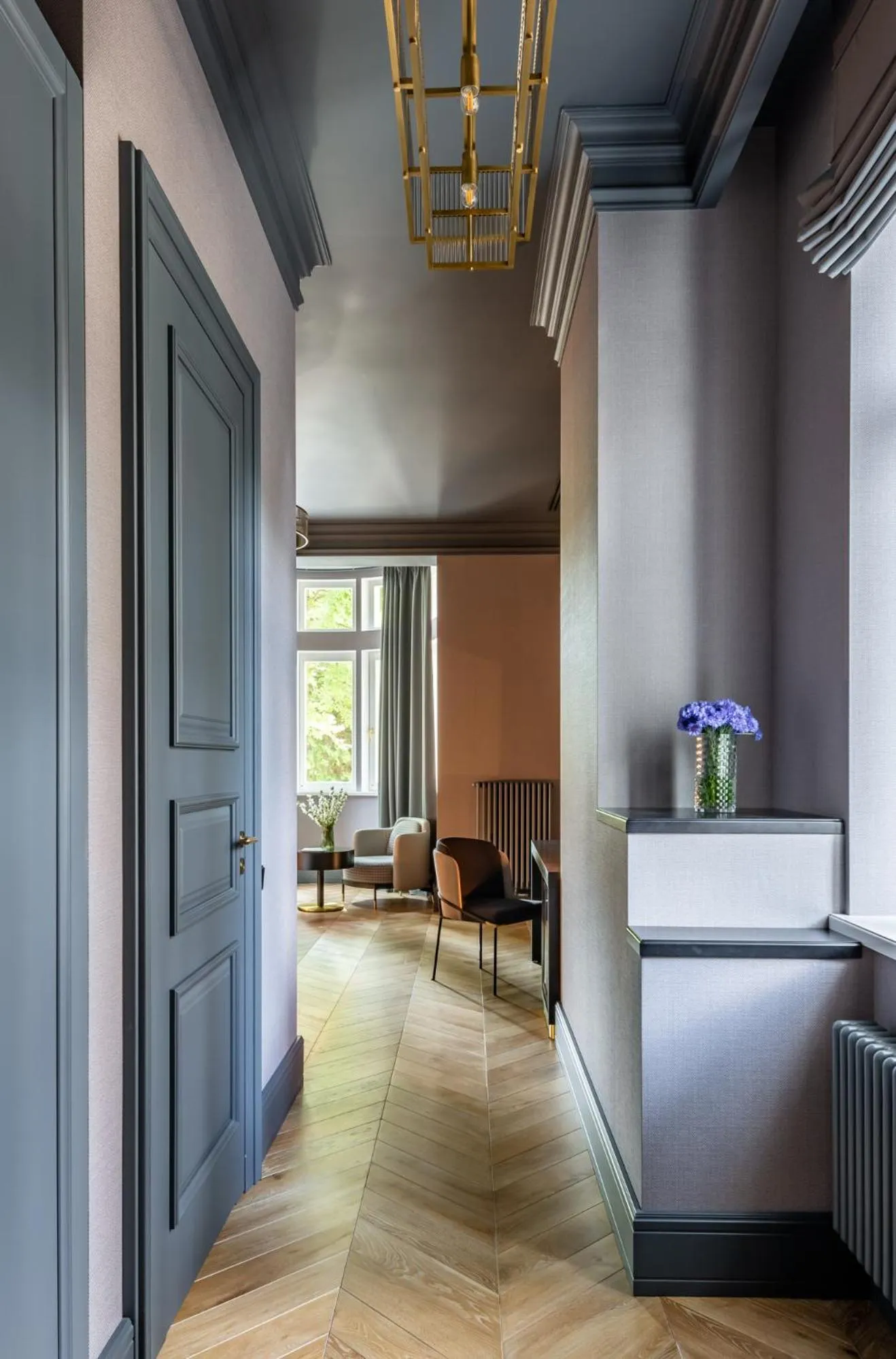 Seating area in Lion's Castle Hotel