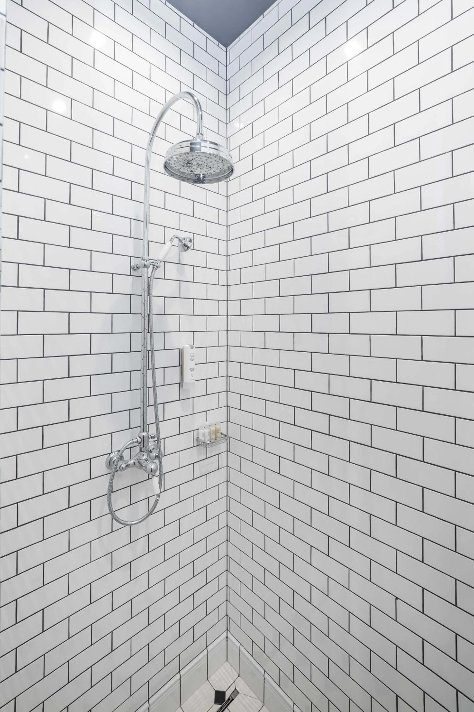 Bathroom in Lion's Castle Hotel