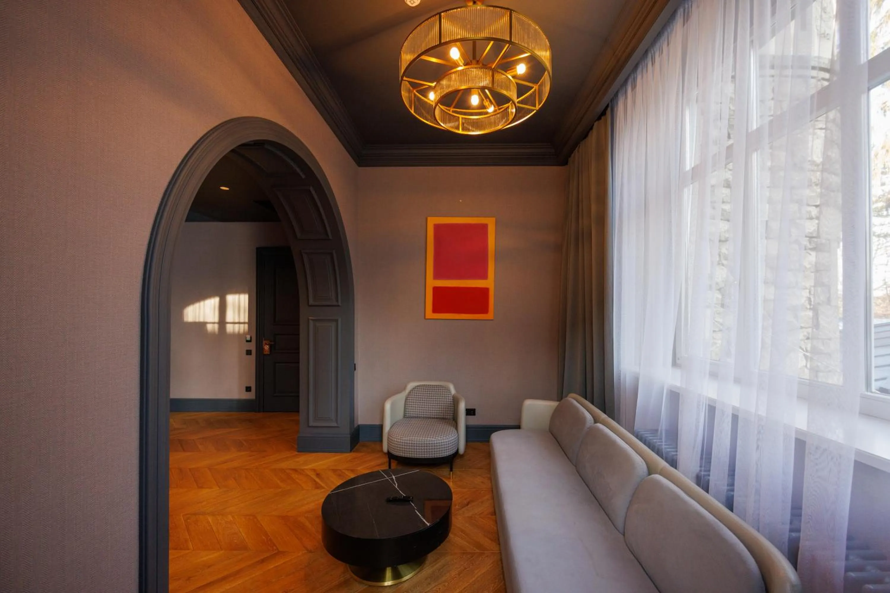 Living room in Lion's Castle Hotel