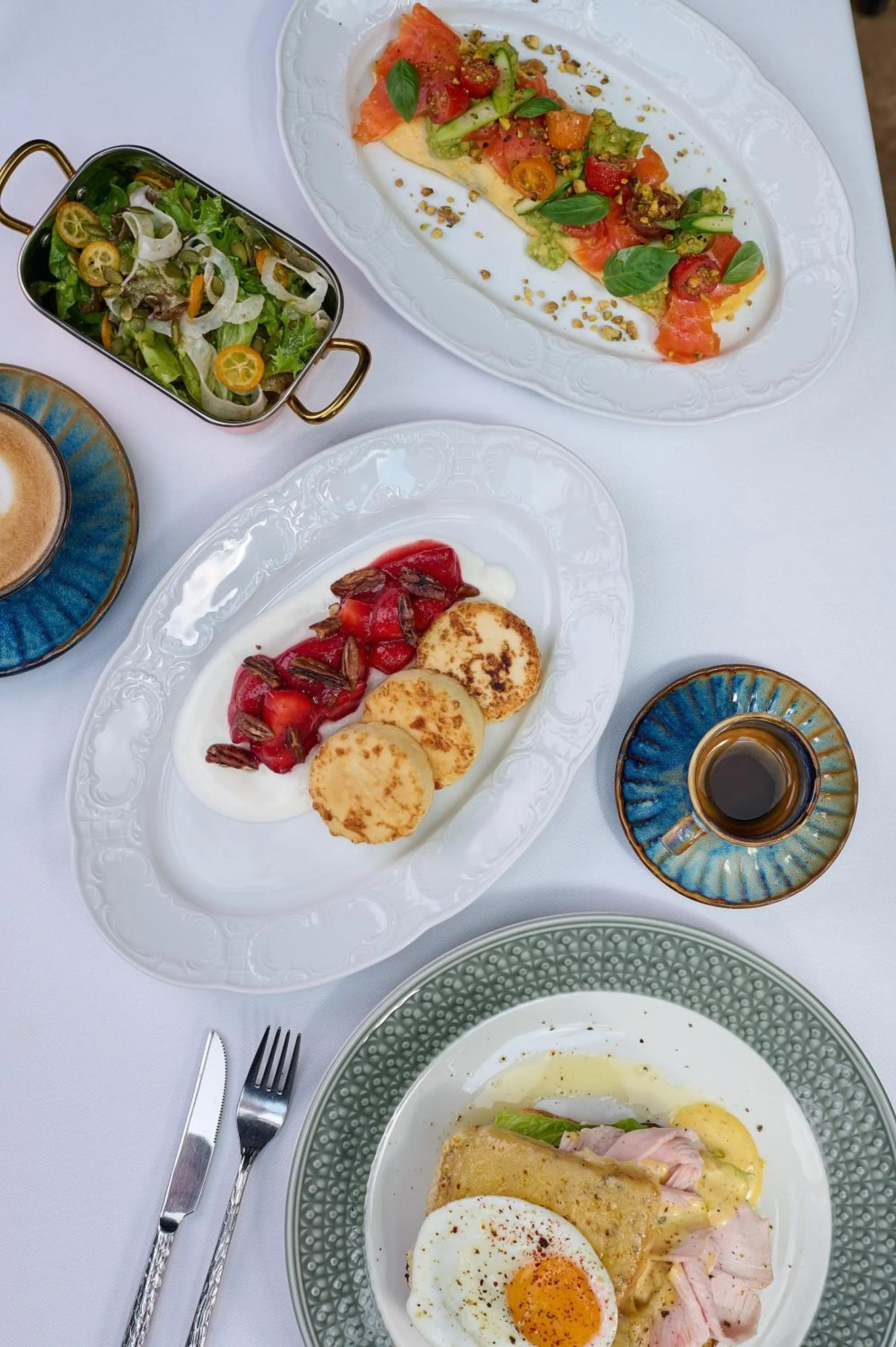 Breakfast in Lion's Castle Hotel