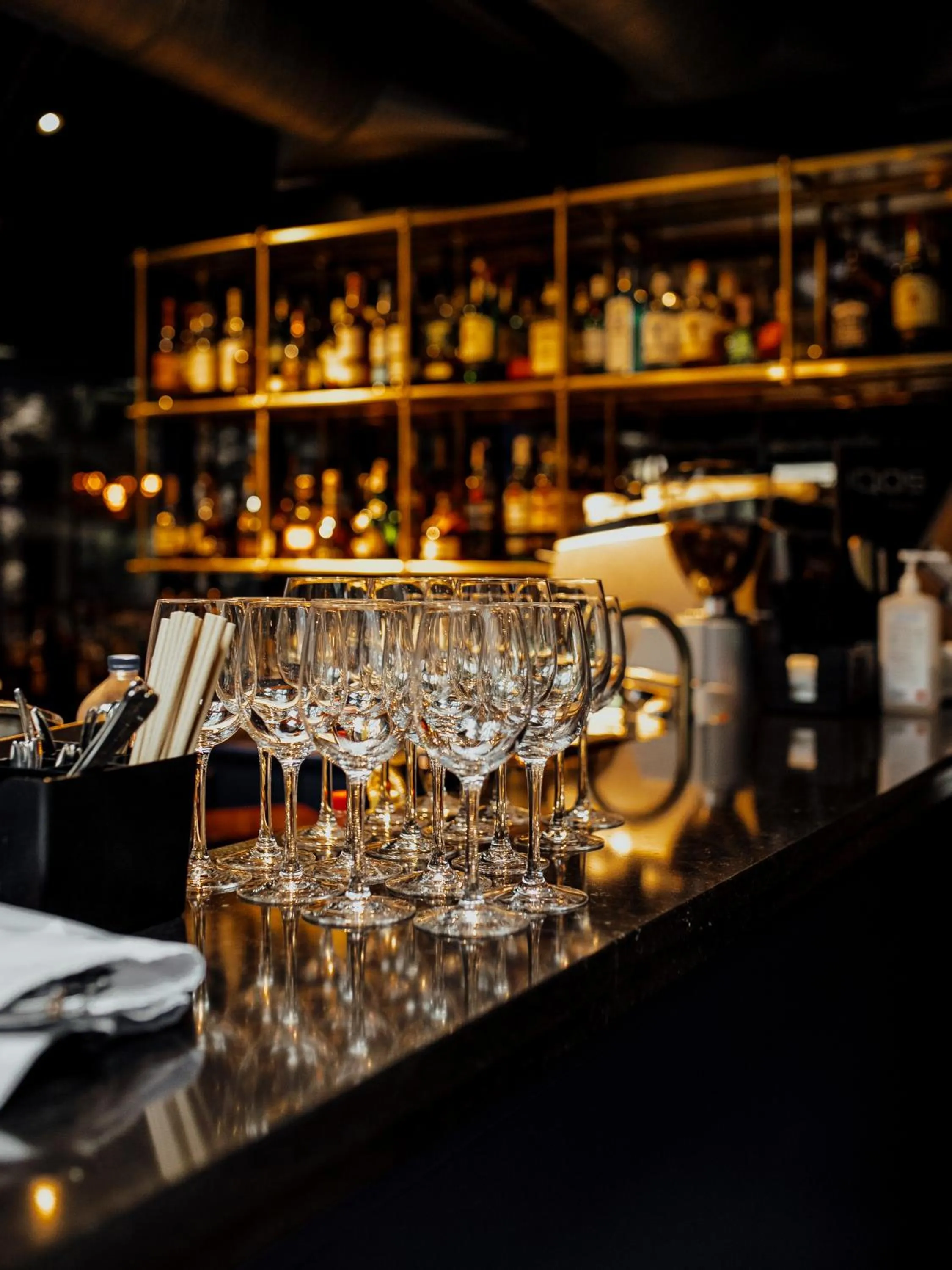 Restaurant/places to eat in Lion's Castle Hotel