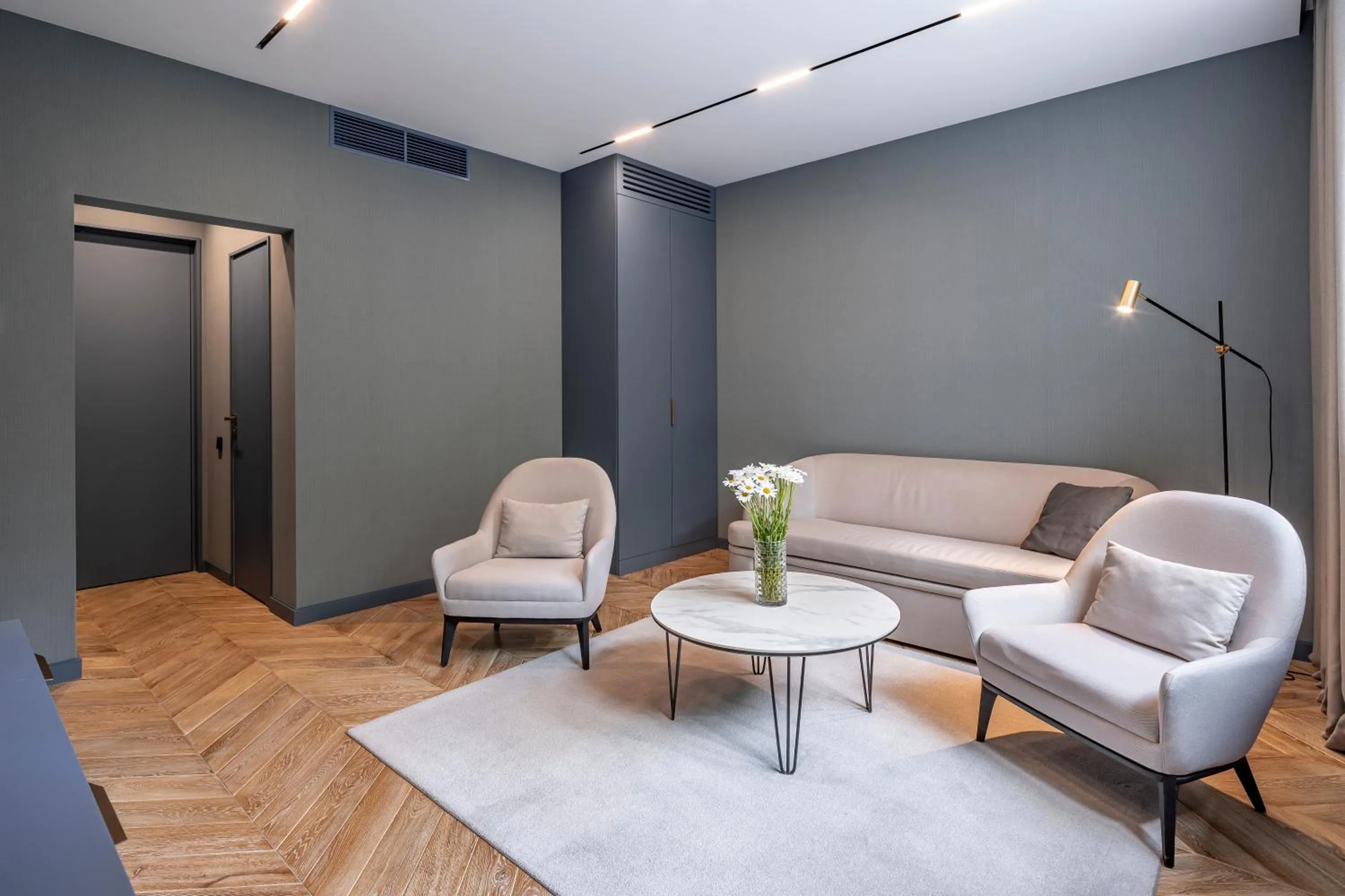 Living room in Lion's Castle Hotel