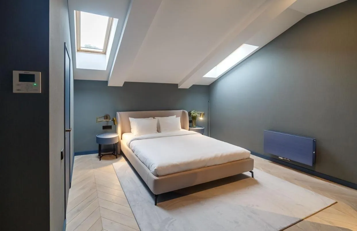 Bed in Lion's Castle Hotel